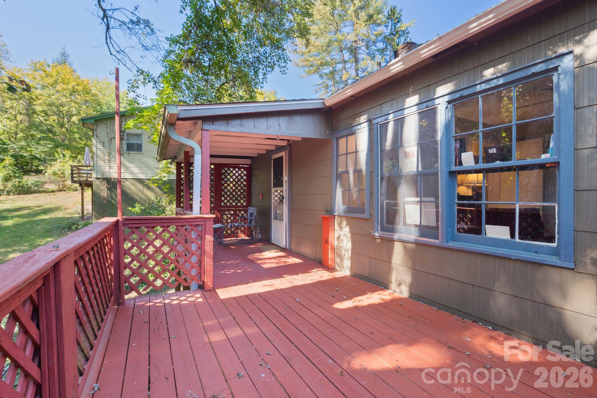 224 Aurora Drive 3 Property Photo 17