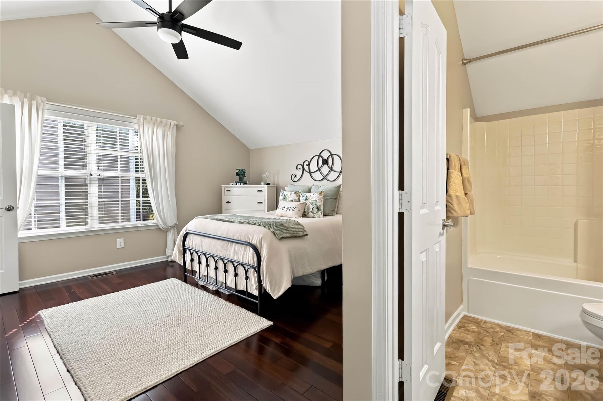 15032 Rothesay Drive 23 Property Photo 24