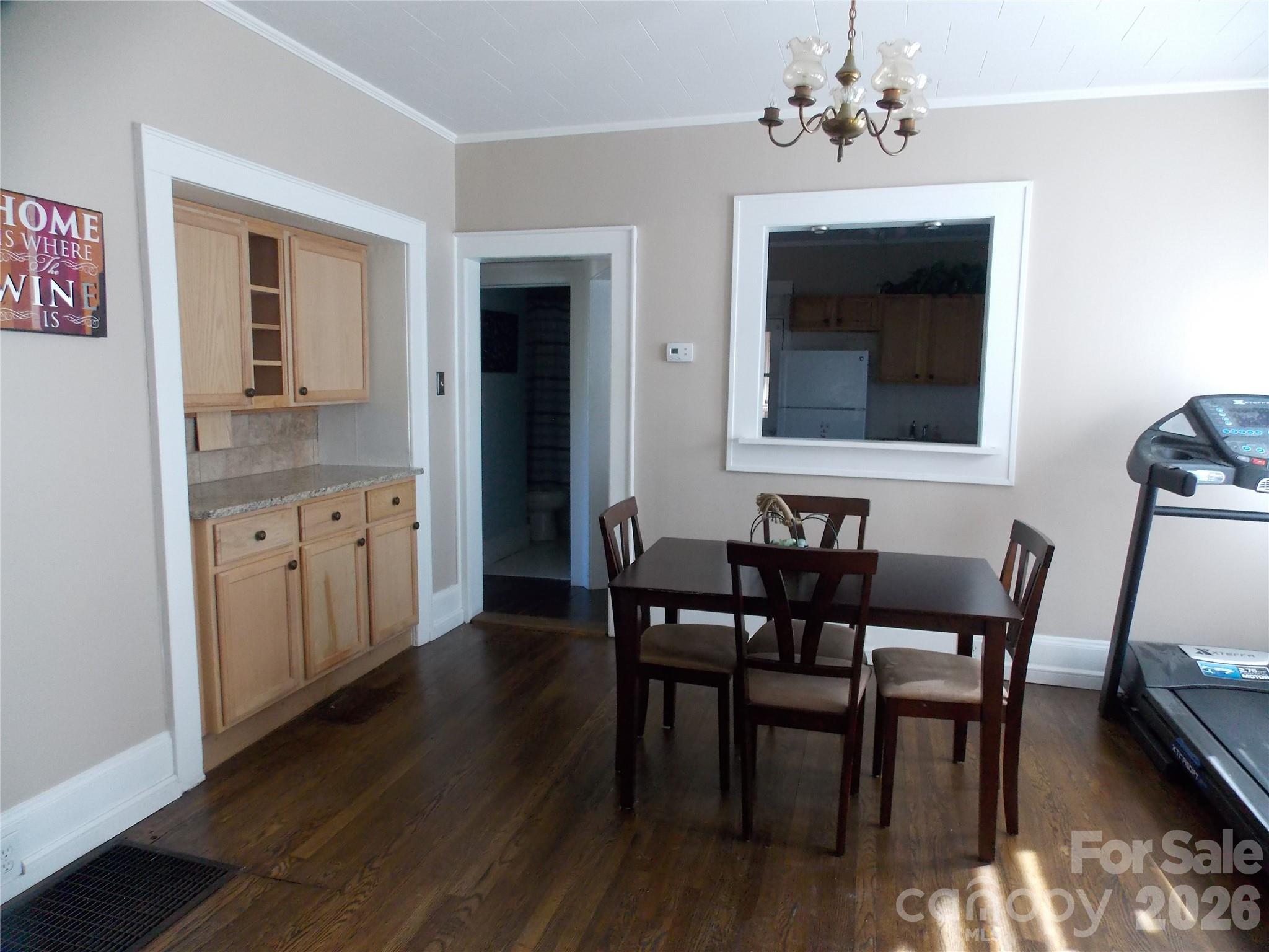 809 Grove Avenue Property Photo 5