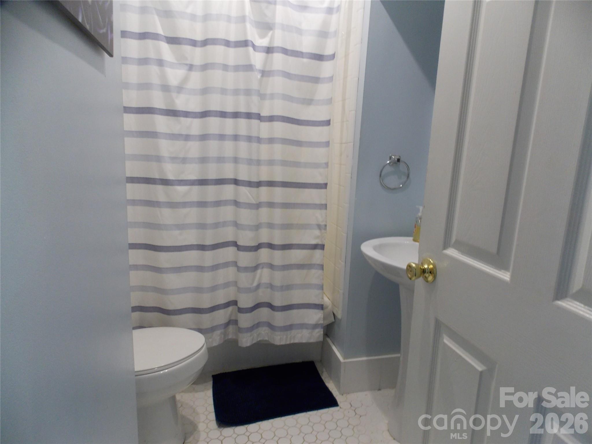 809 Grove Avenue Property Photo 10