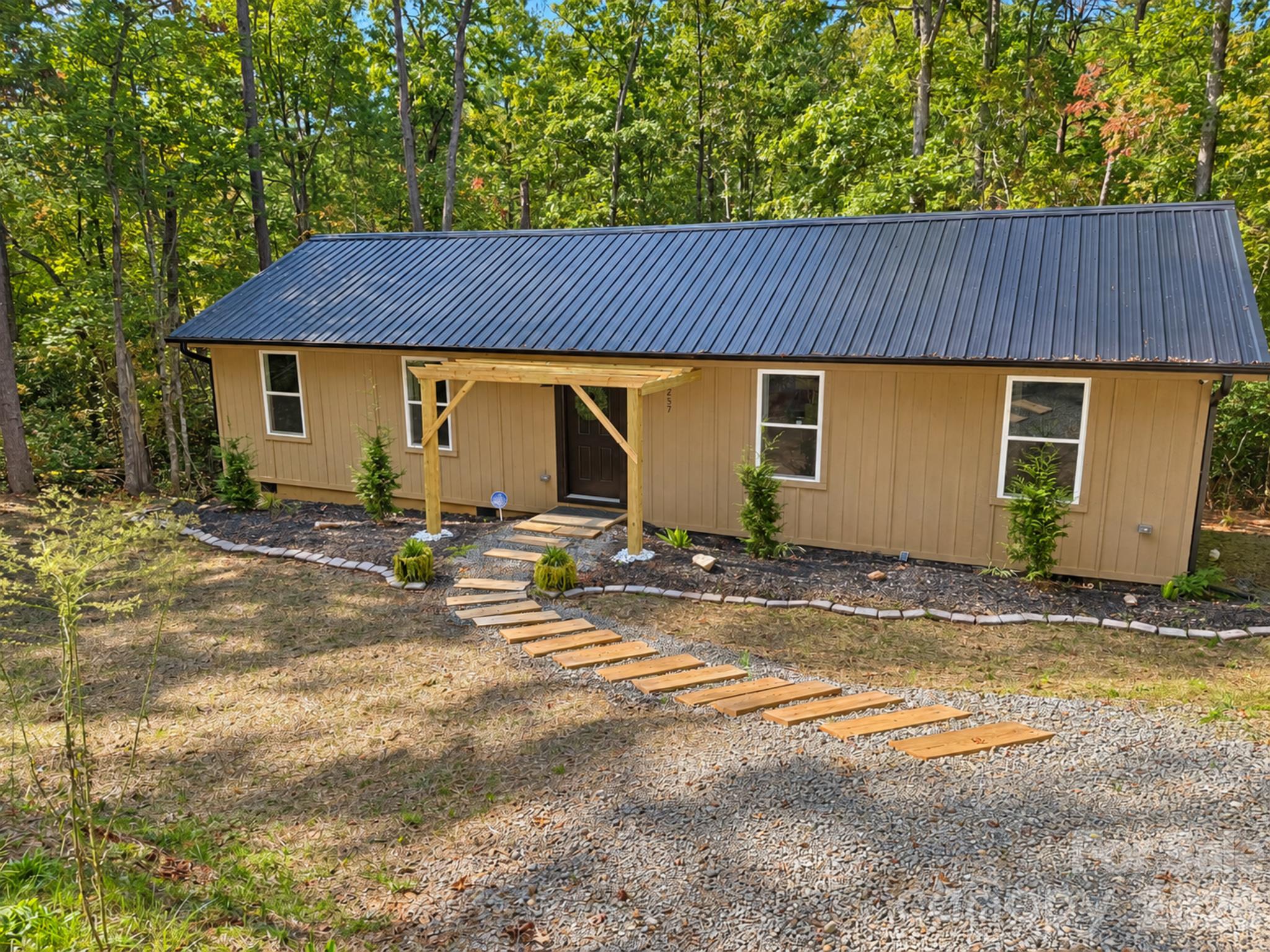 257 Roadrunner Circle Property Photo 4