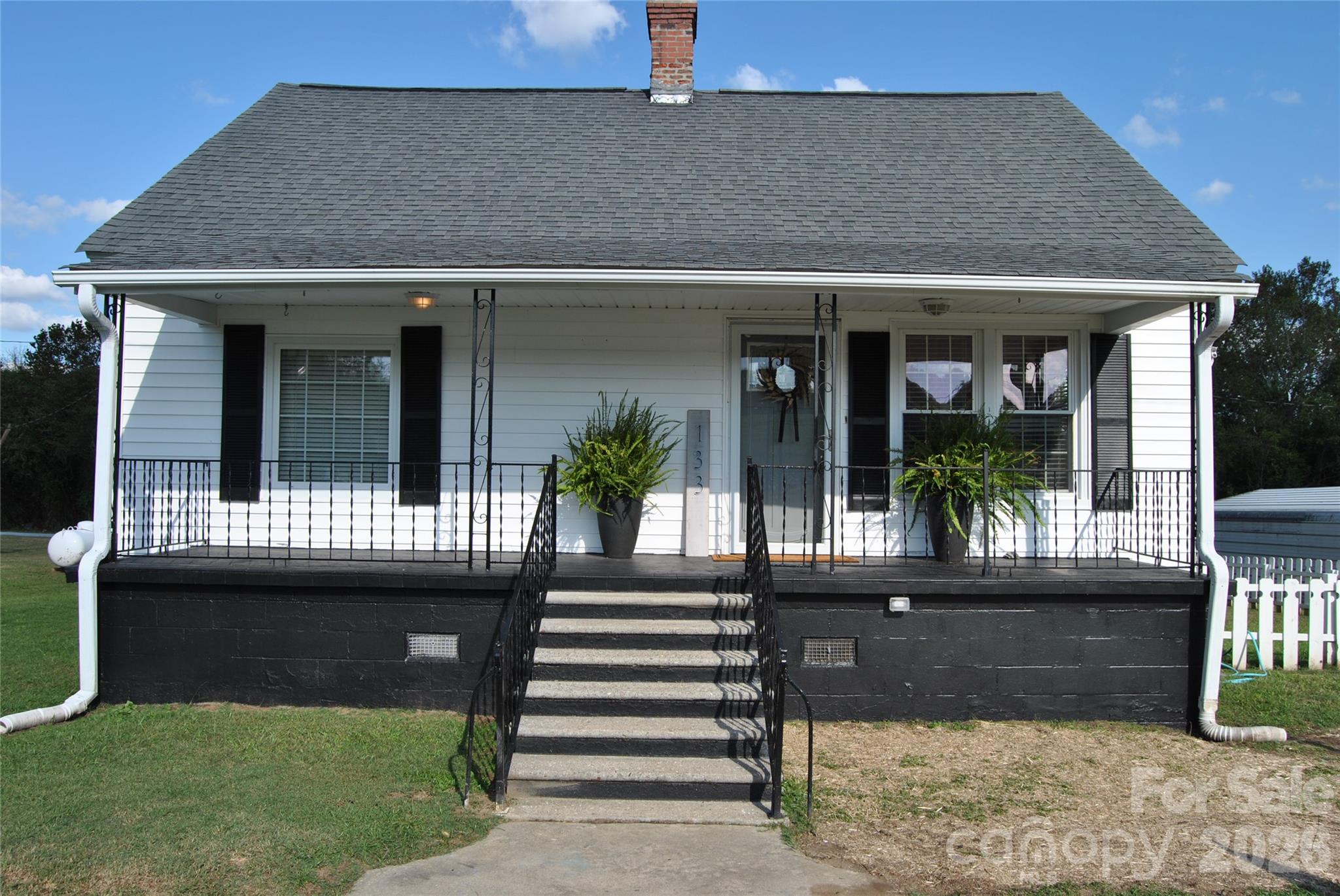 133 S Main Street Property Photo 1