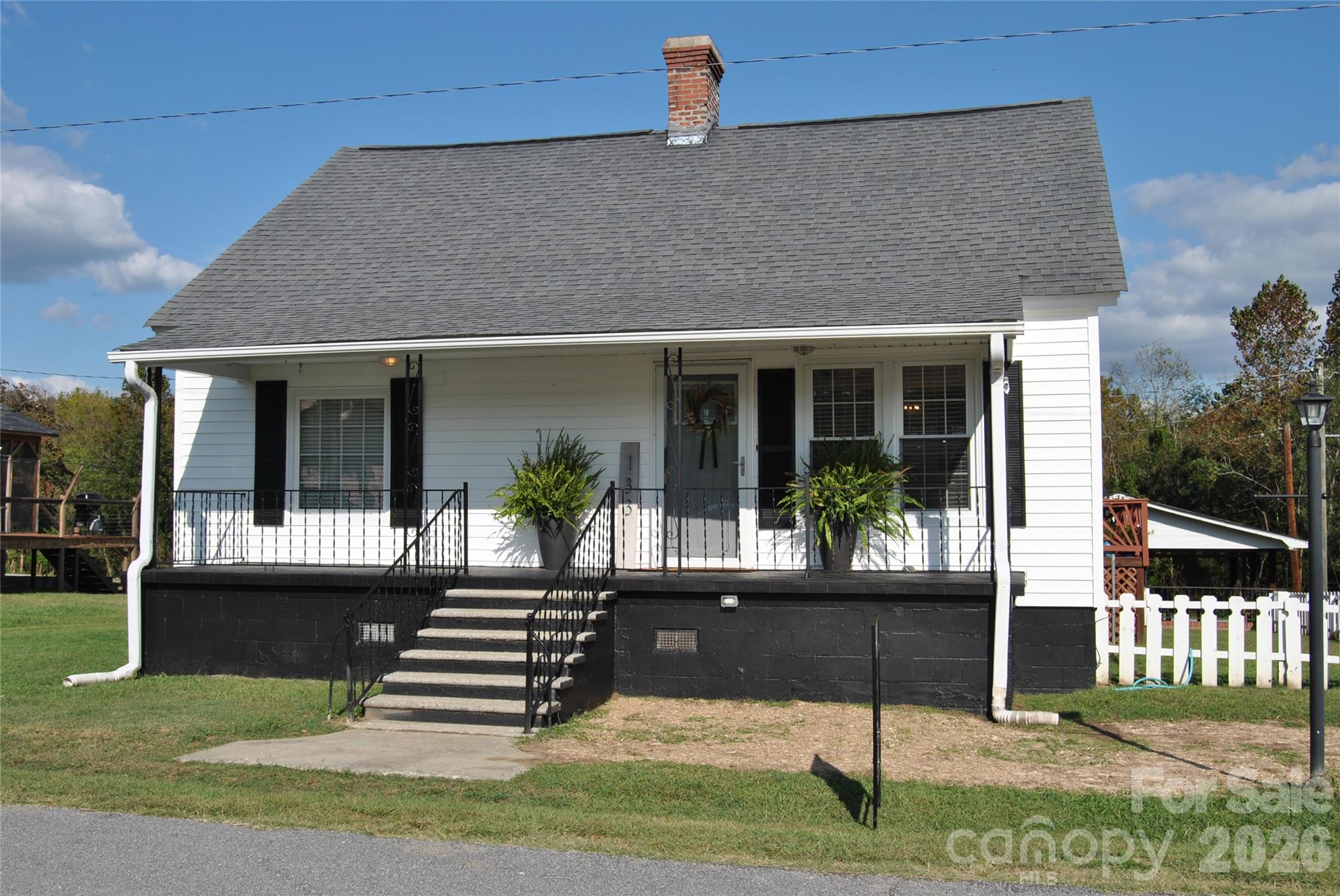 133 S Main Street Property Photo 3