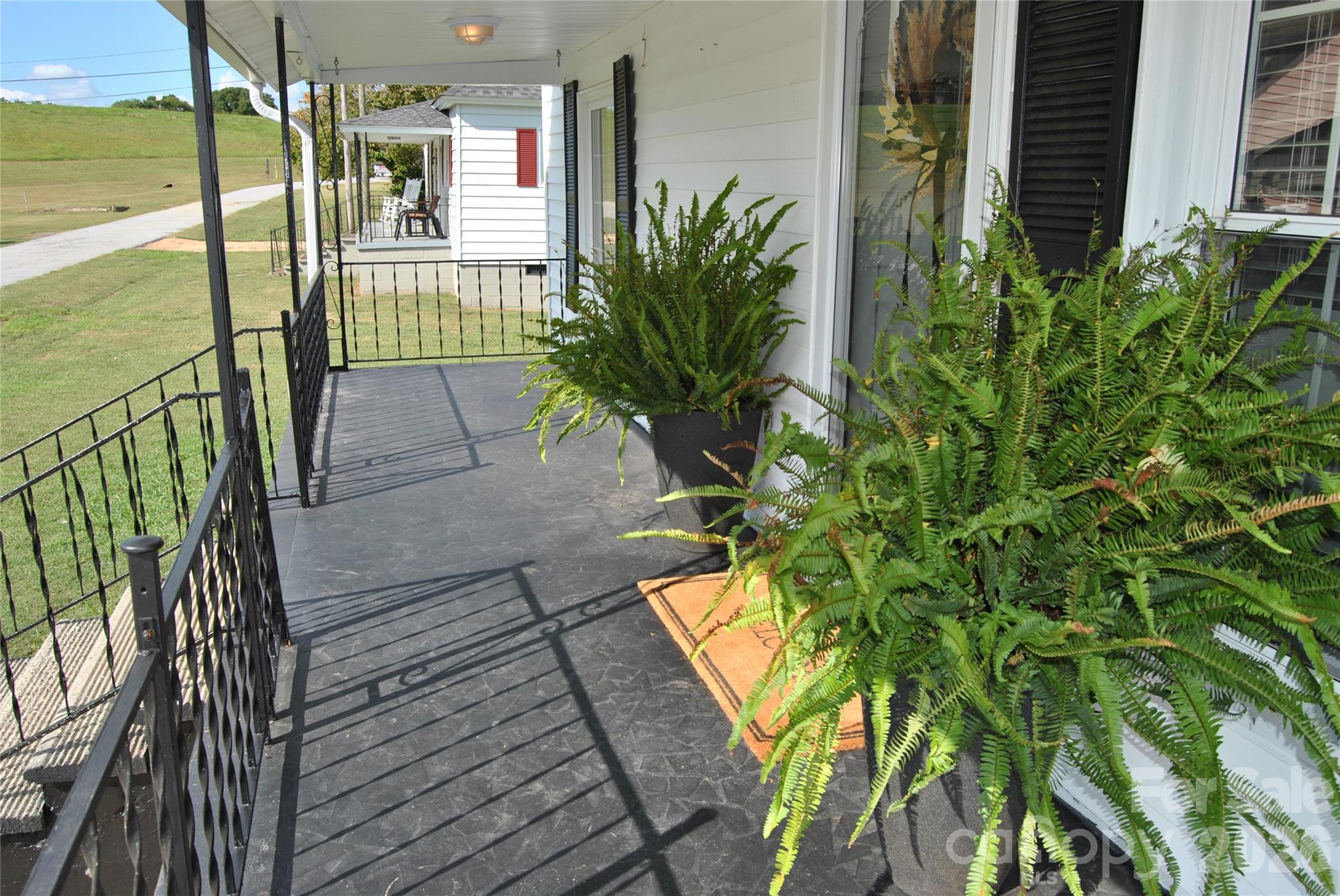 133 S Main Street Property Photo 5