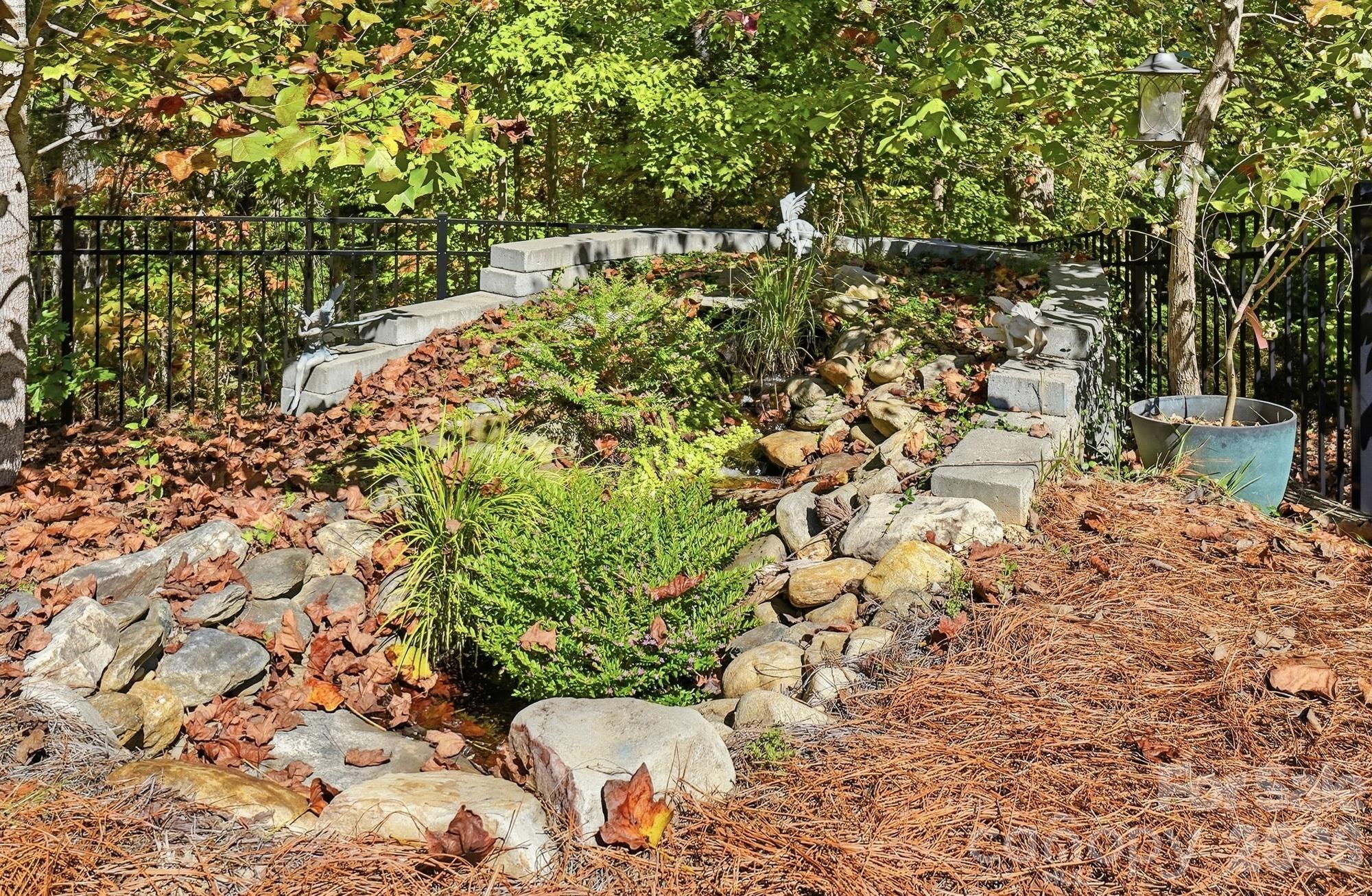 2004 Folkstone Lane Property Photo 34