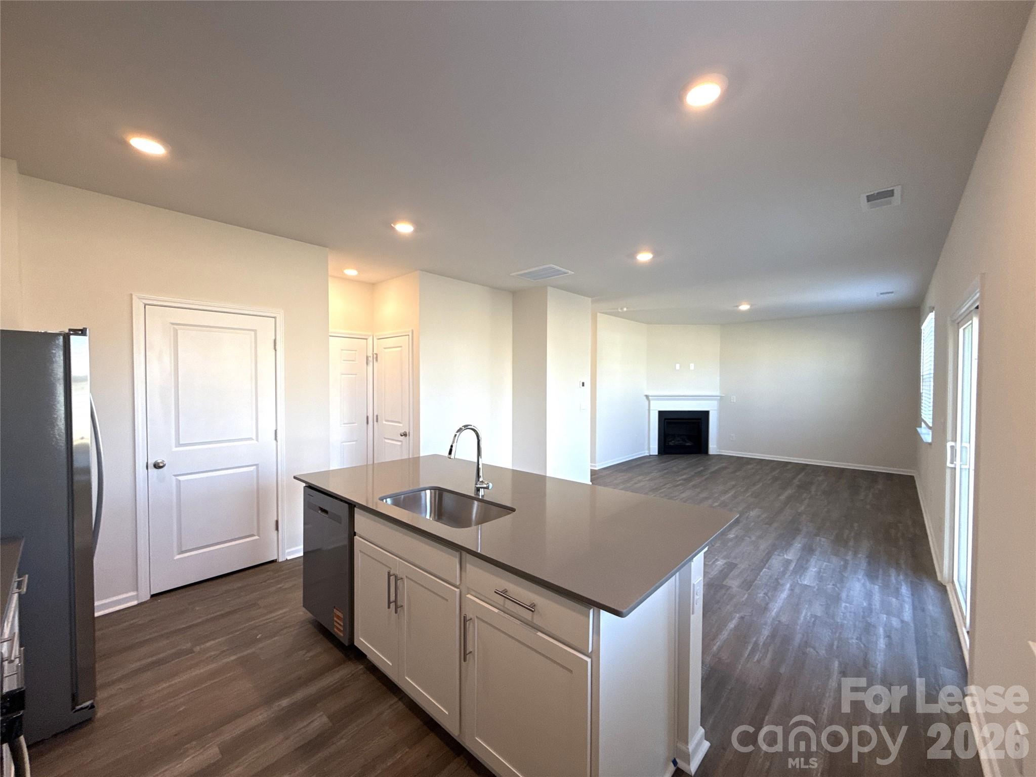7640 Bainbridge Road Property Photo 4