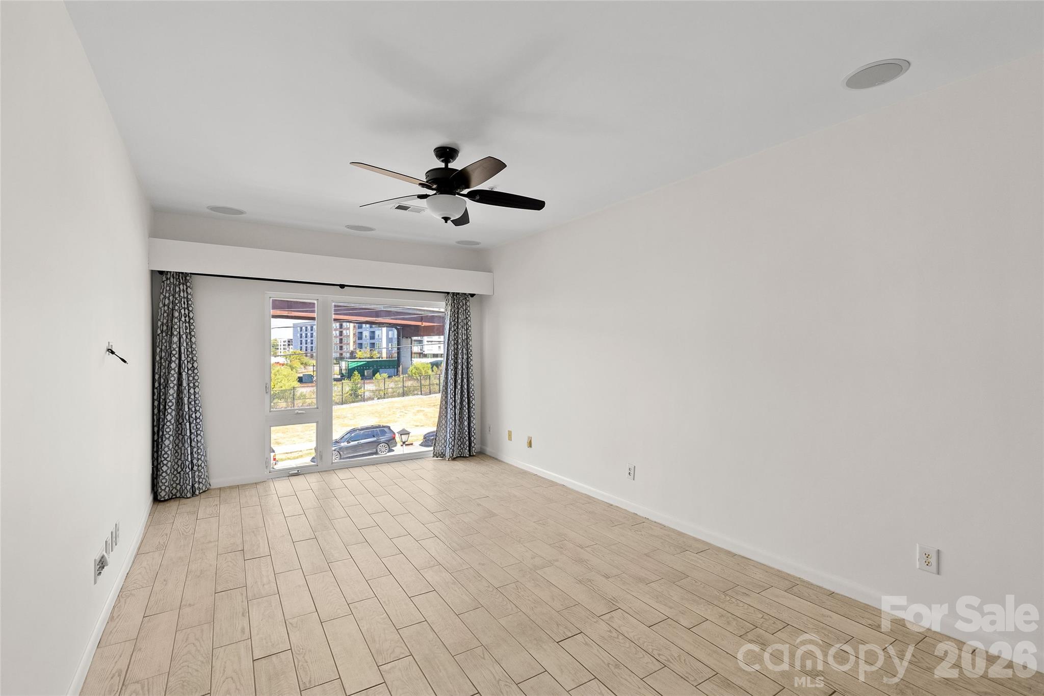 3564 N Davidson Street Property Photo 18