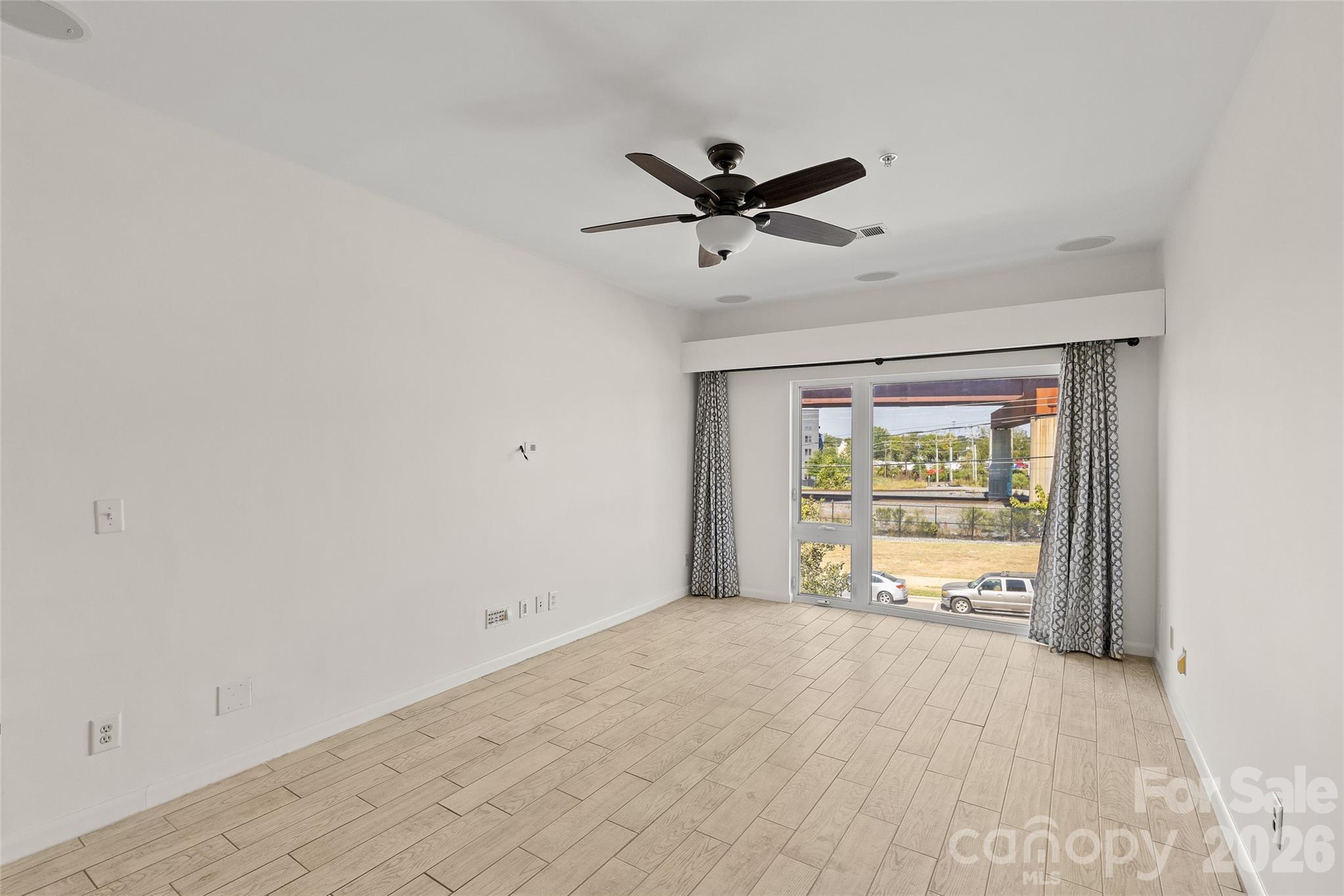 3564 N Davidson Street Property Photo 20