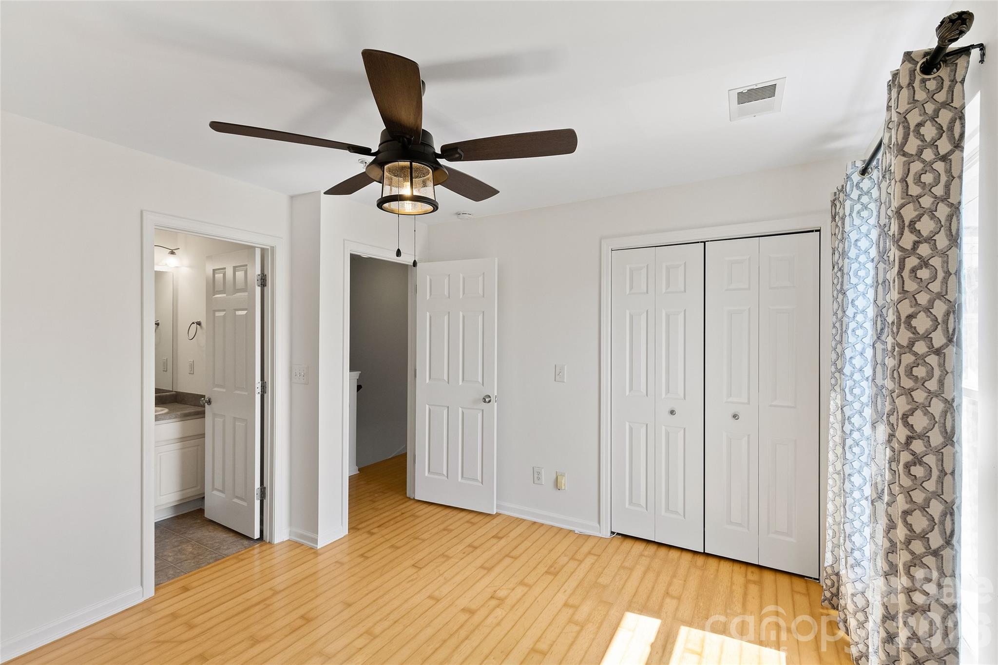3564 N Davidson Street Property Photo 23