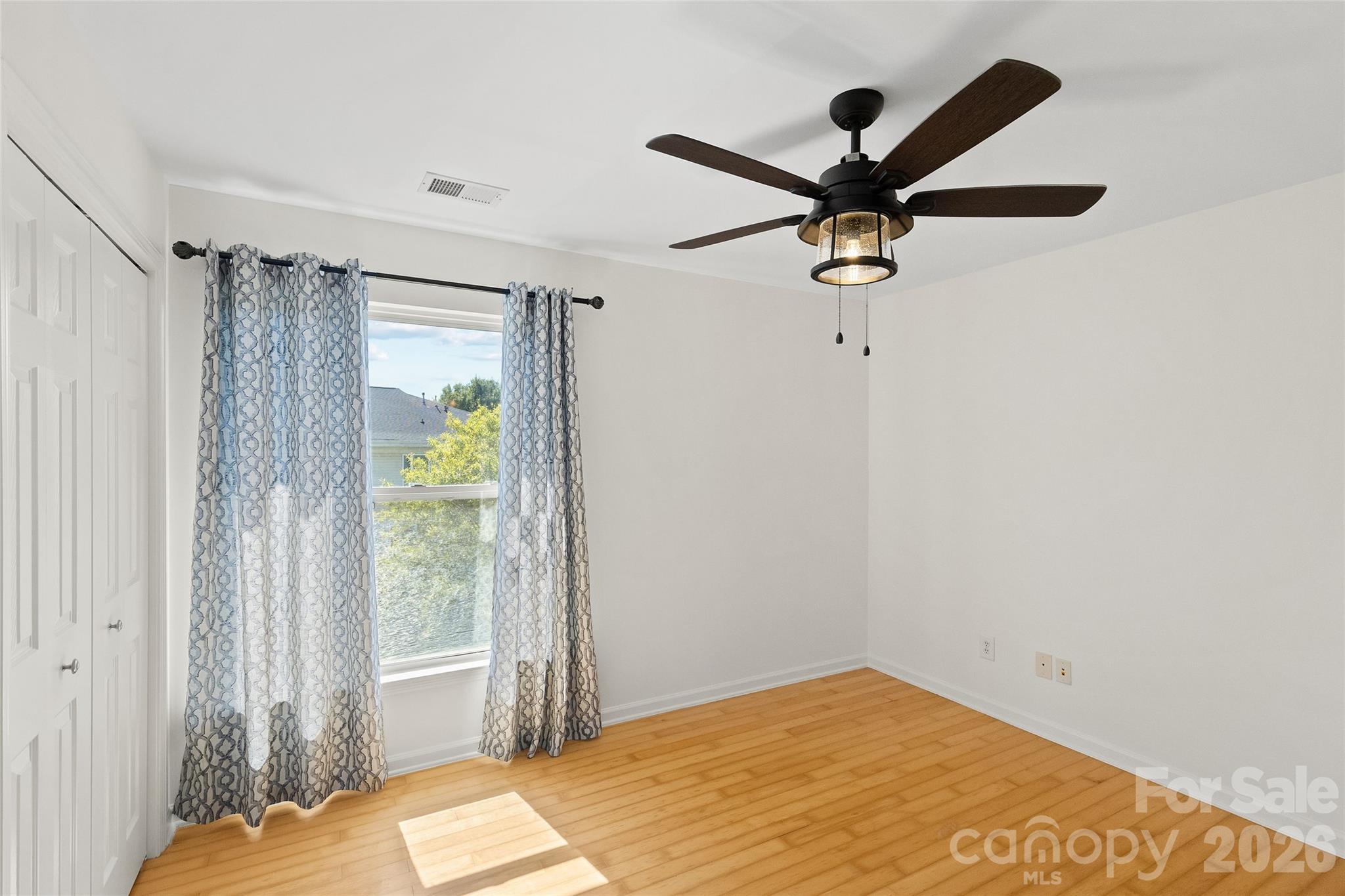 3564 N Davidson Street Property Photo 25