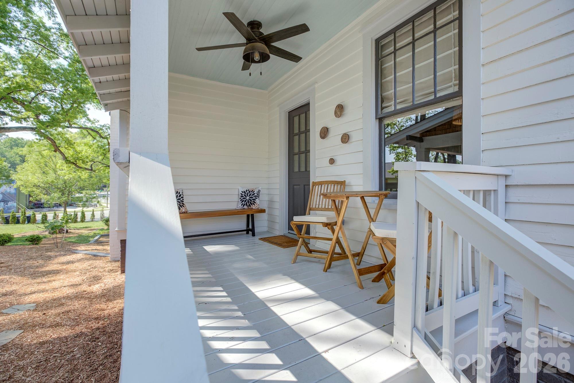 429 West Park Avenue Property Photo 4