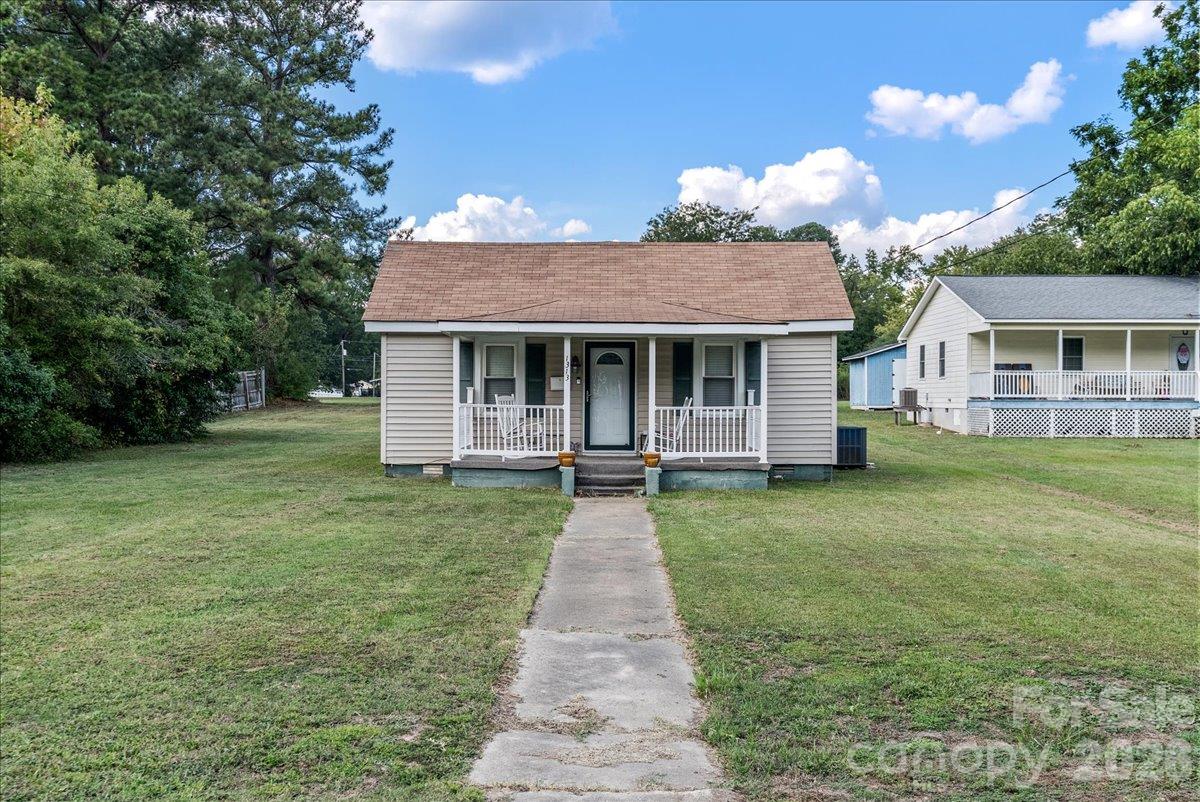 1313 Carolina Avenue Property Photo 2