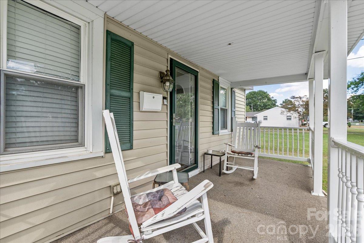 1313 Carolina Avenue Property Photo 5