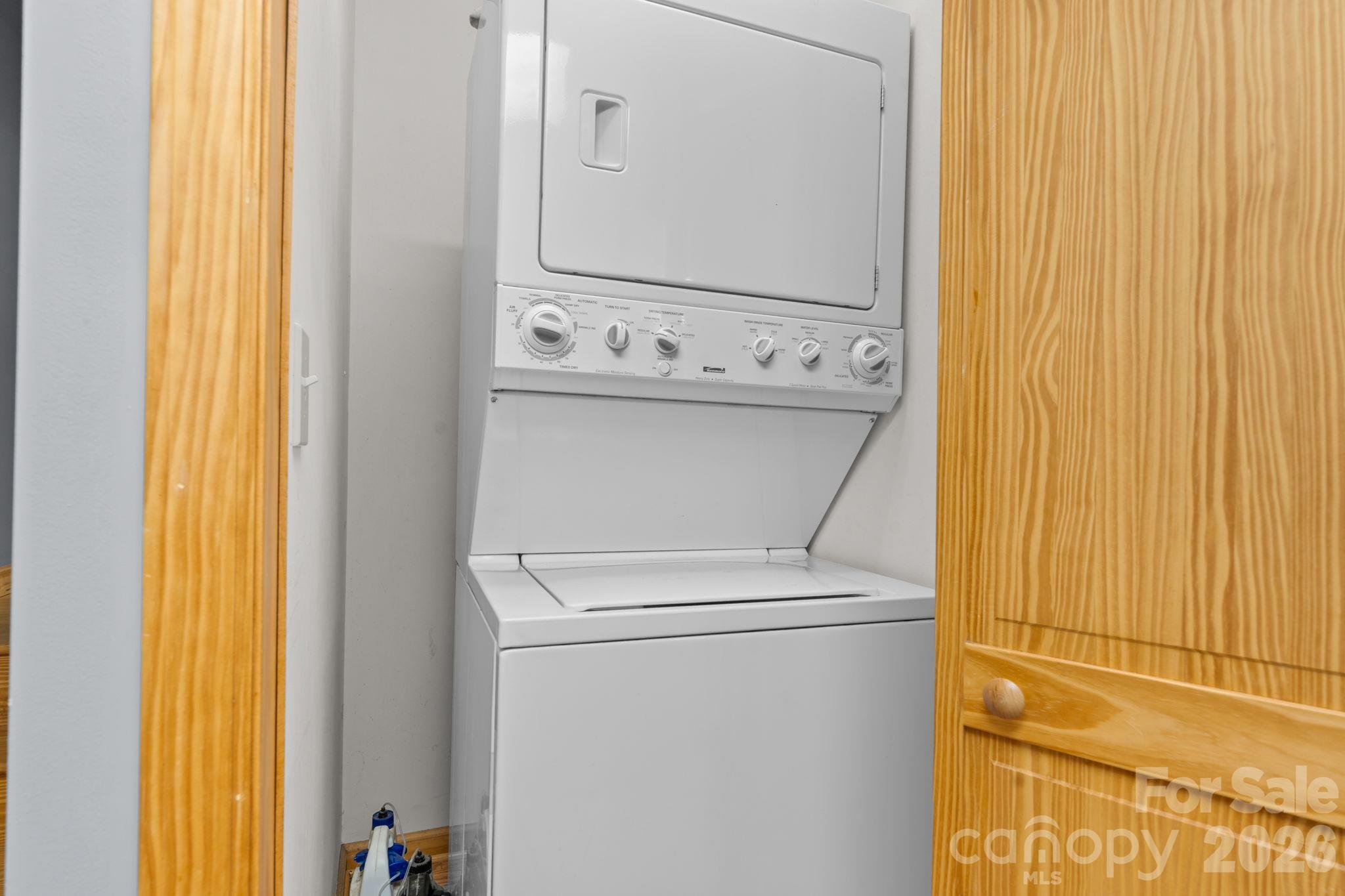 1003 Deerwood Road Property Photo 11