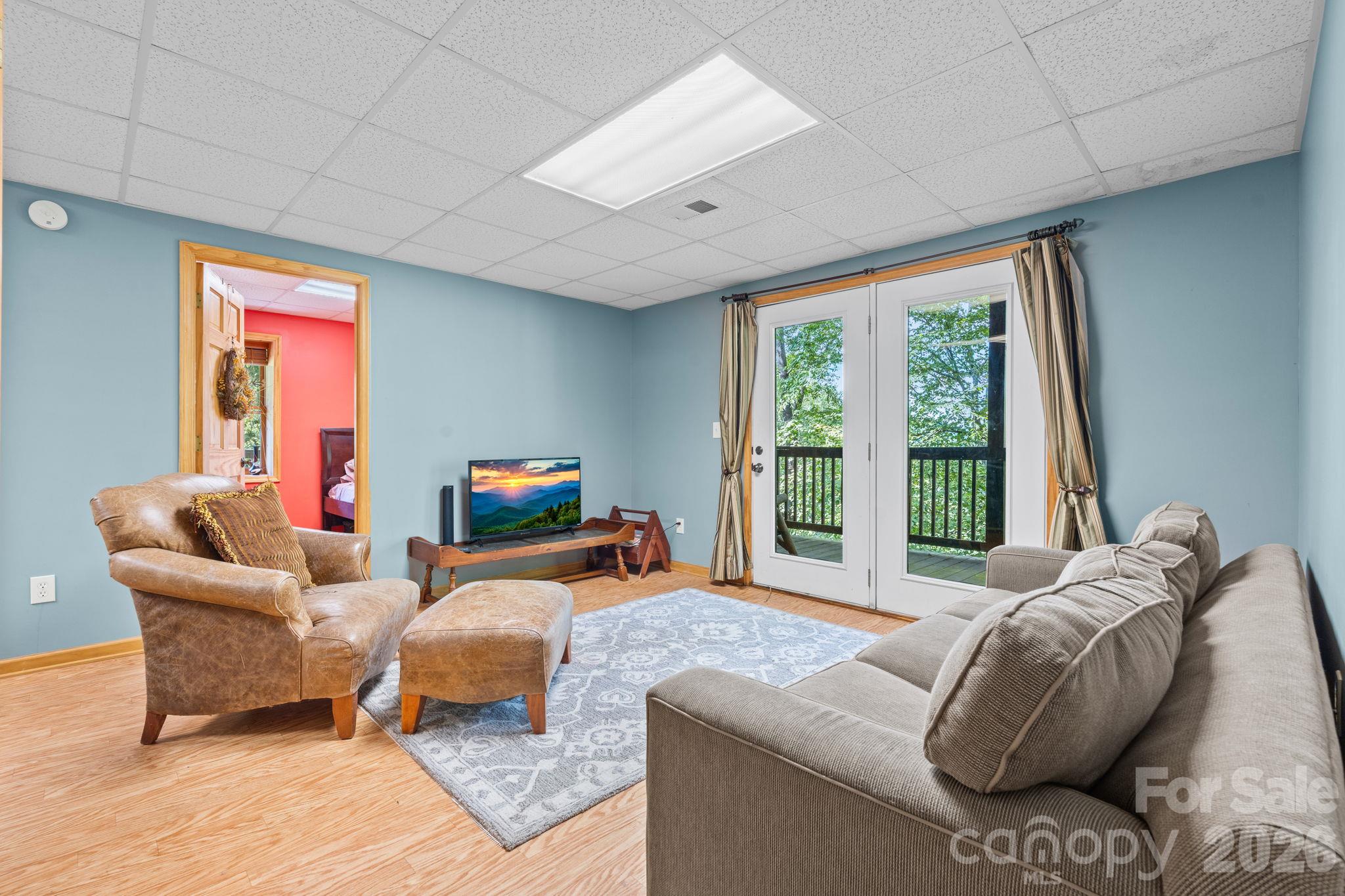 1003 Deerwood Road Property Photo 16