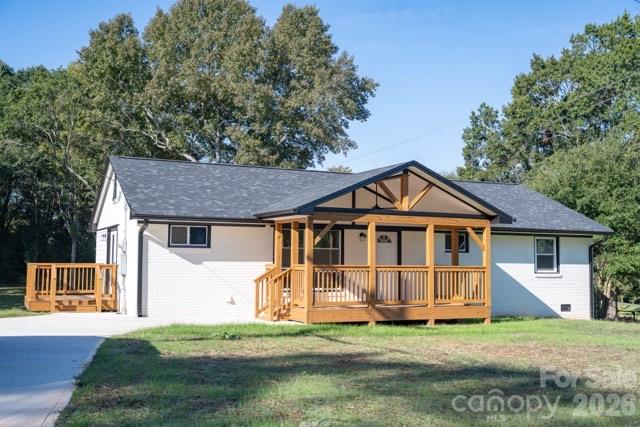 1733 Rhyne Carter Road Property Photo 1