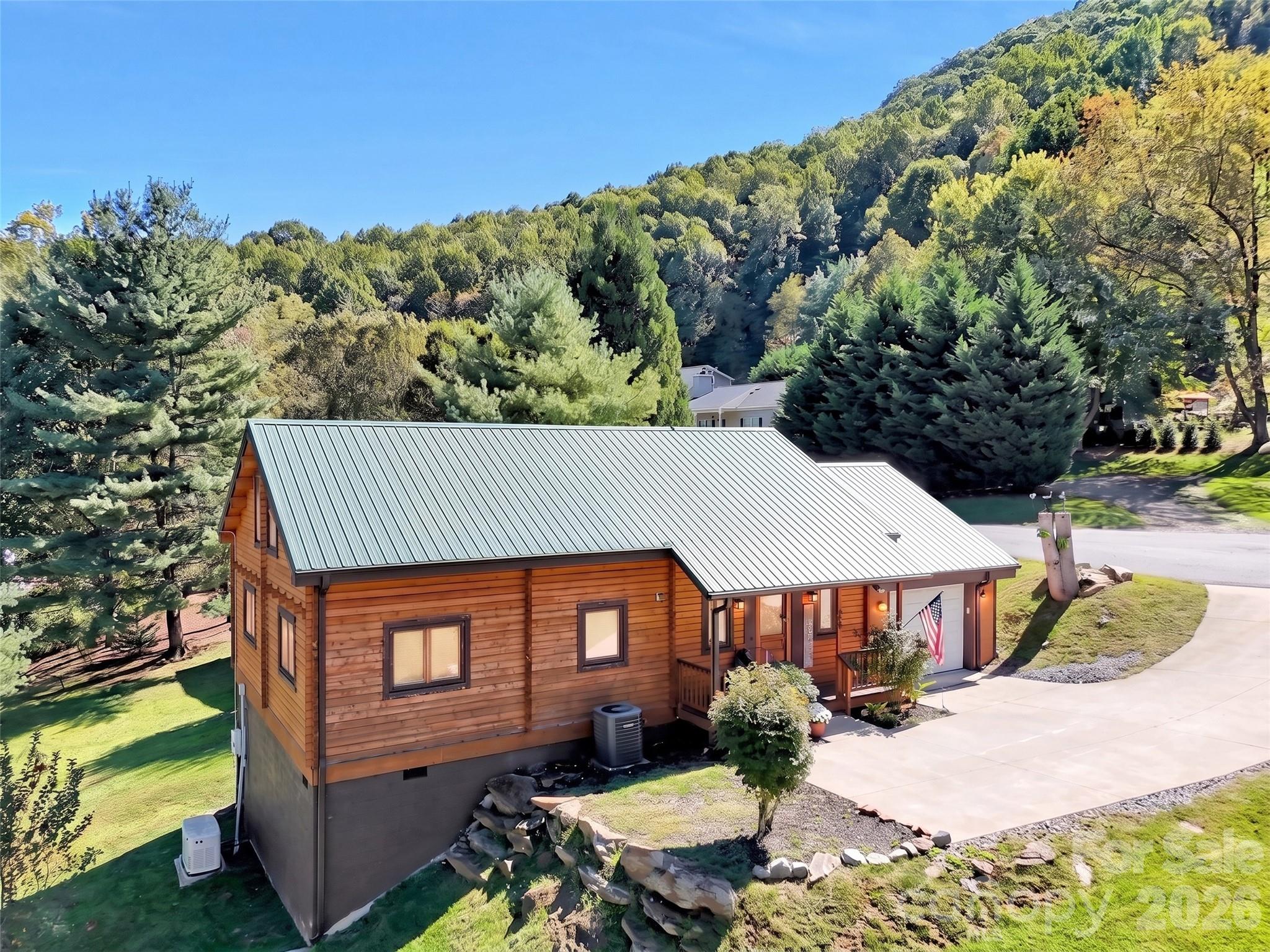 200 Linsonwood Ridge Property Photo 1