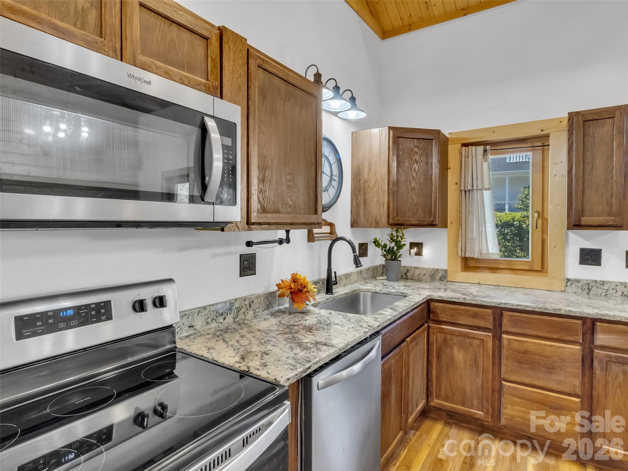 200 Linsonwood Ridge Property Photo 9