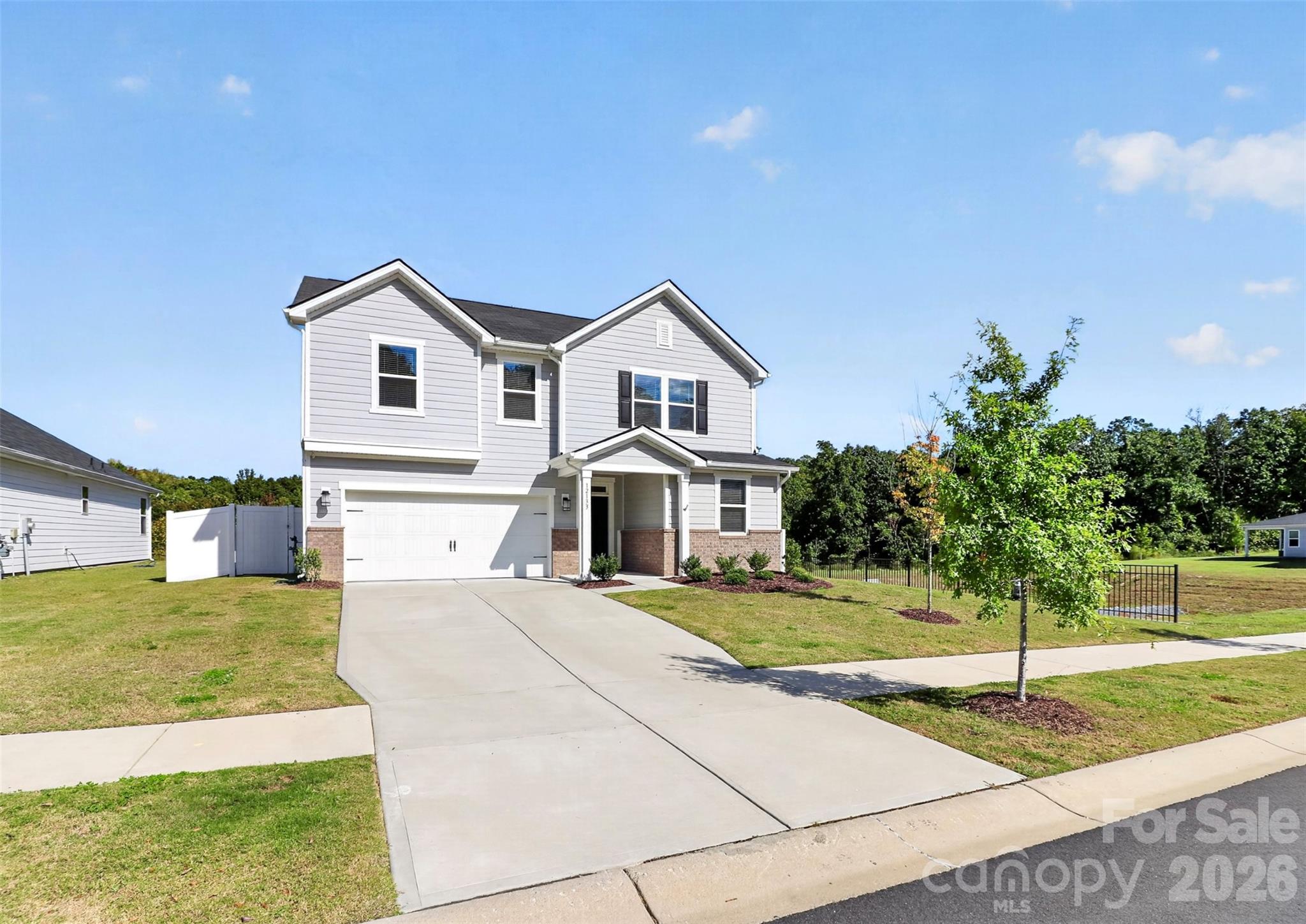 12133 Rowan Hill Drive Property Photo 2