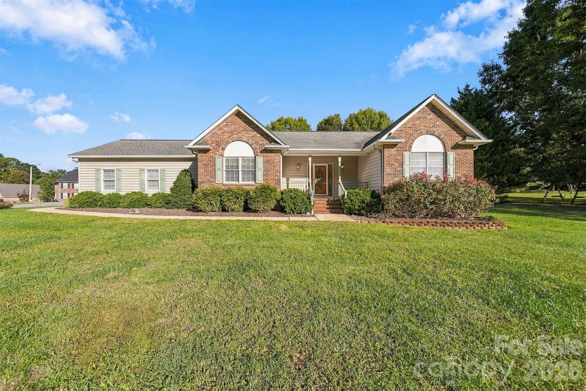 1119 Edgefield Lane Property Photo 1