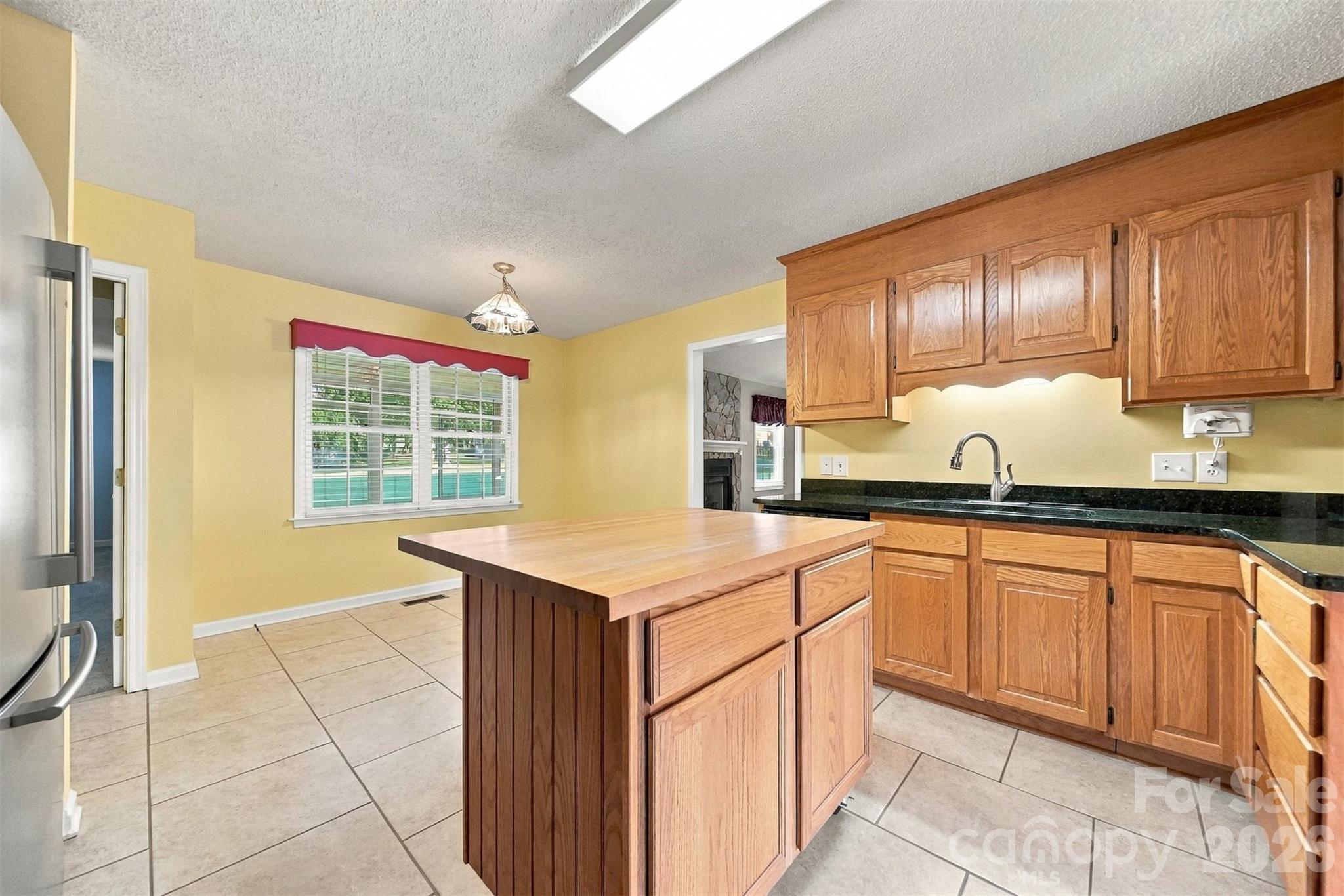 1119 Edgefield Lane Property Photo 7