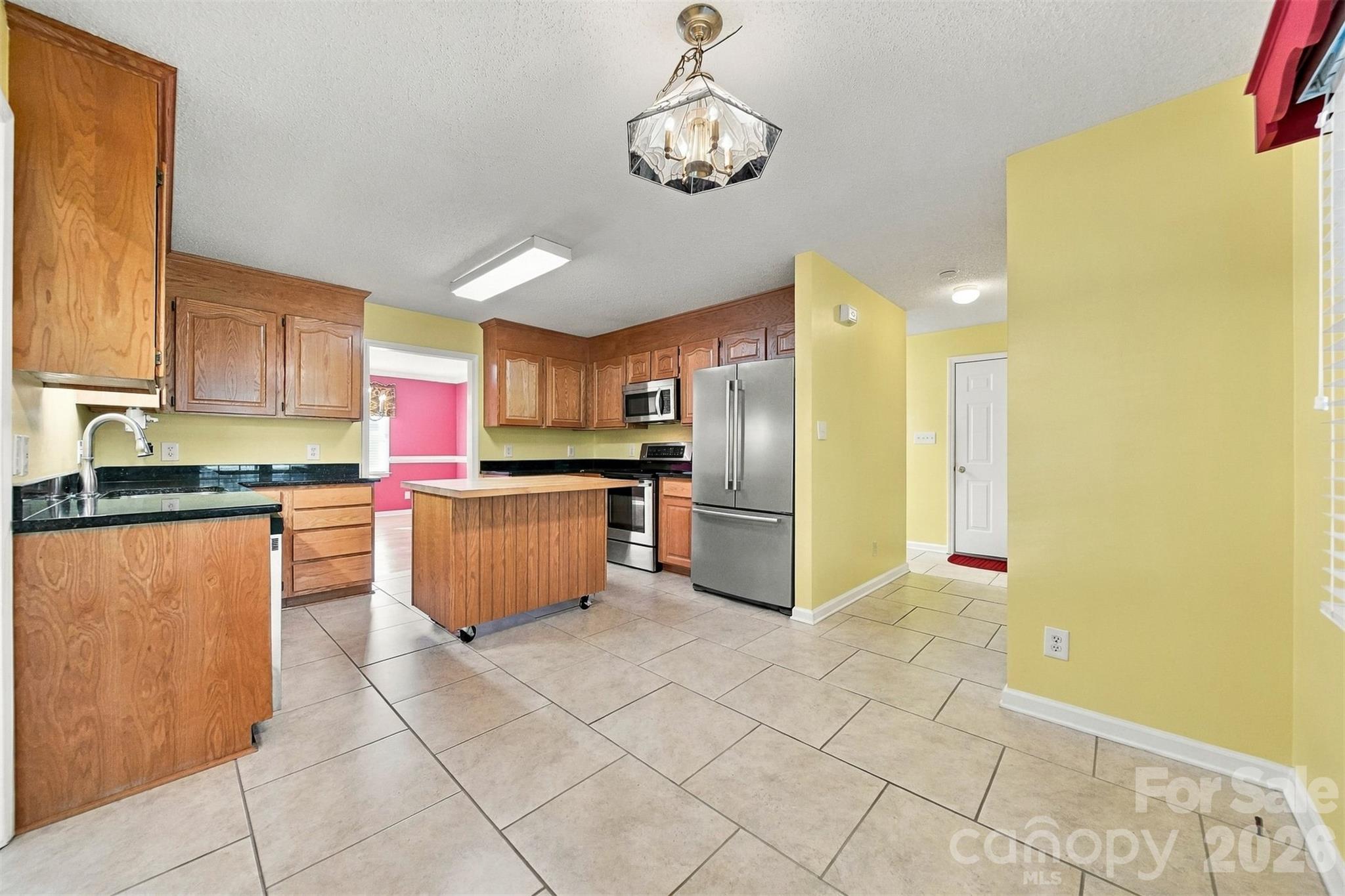 1119 Edgefield Lane Property Photo 8