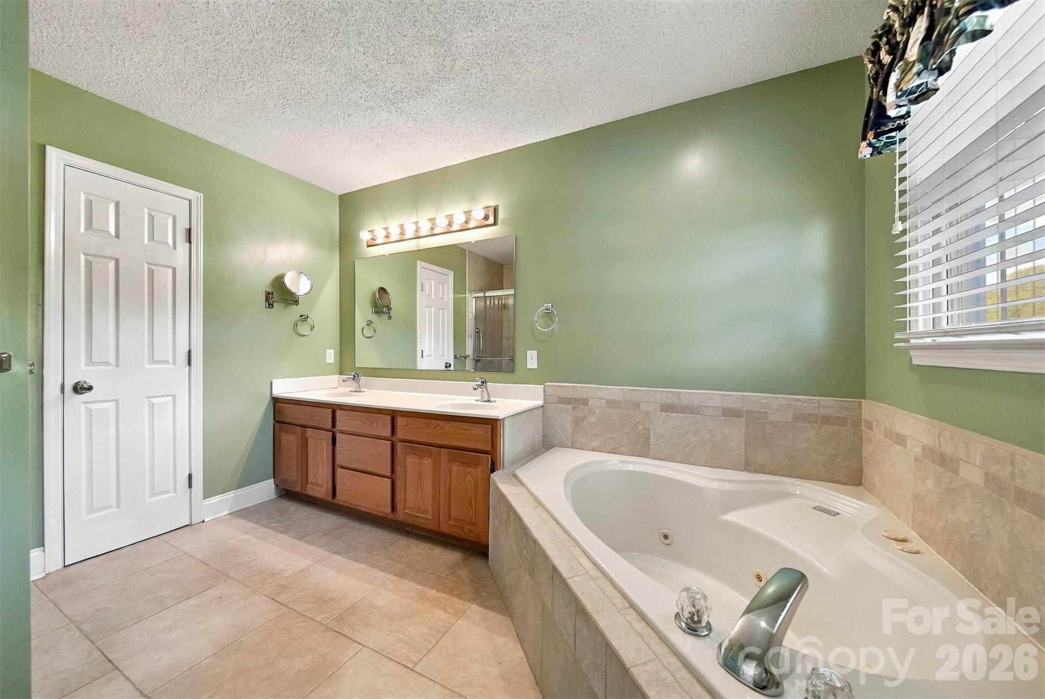 1119 Edgefield Lane Property Photo 13