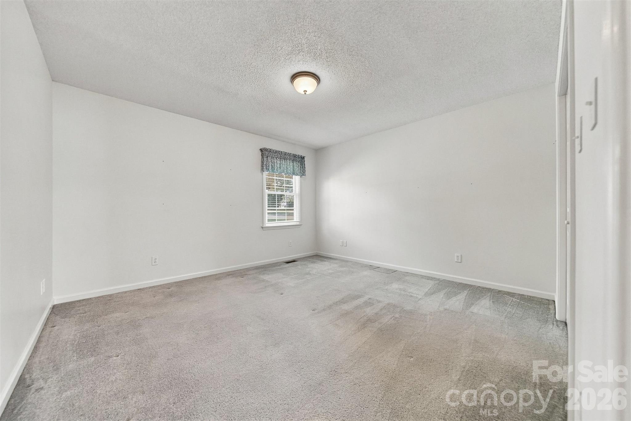 1119 Edgefield Lane Property Photo 15