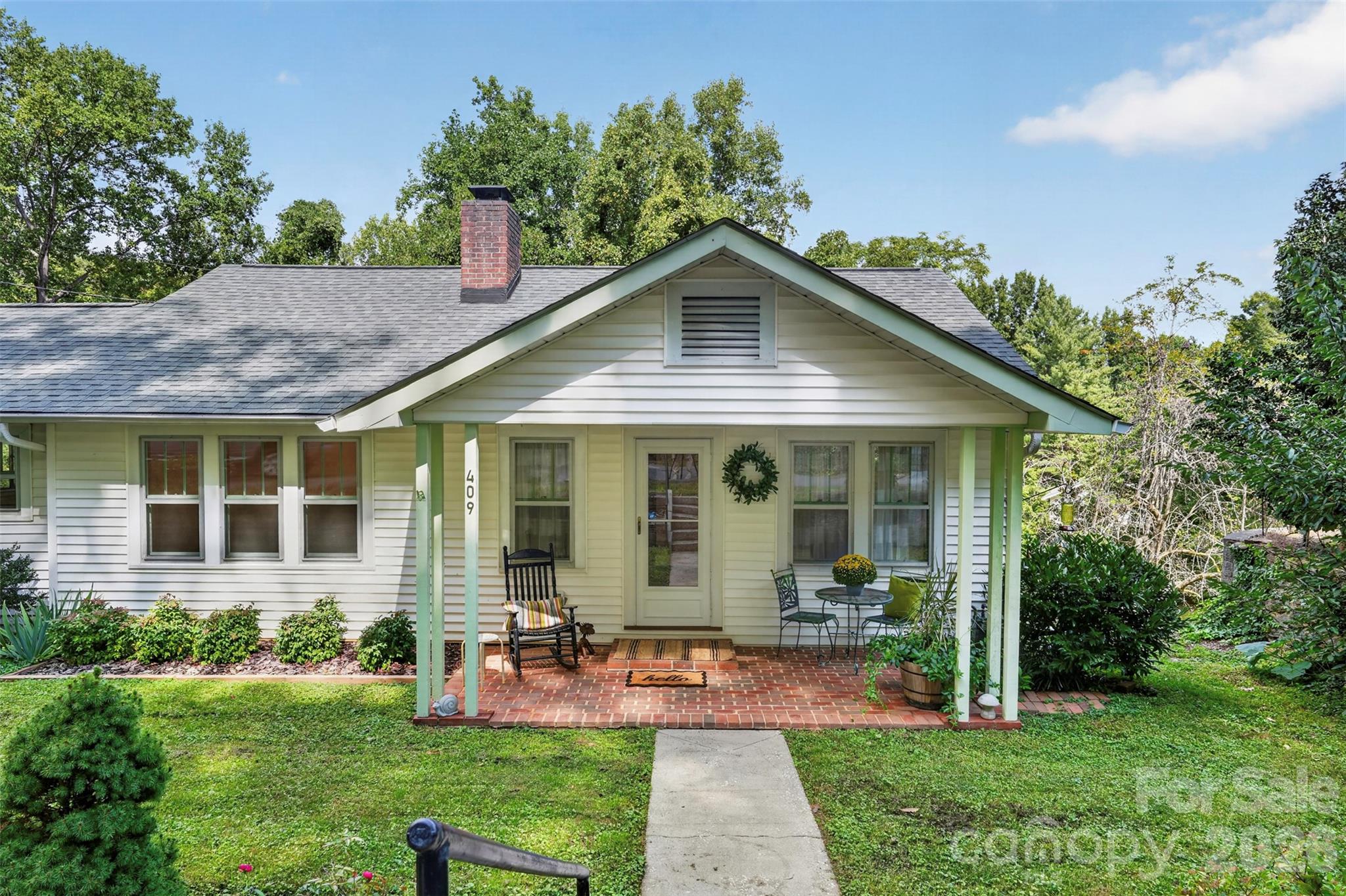 409 Lockhart Road Property Photo 6