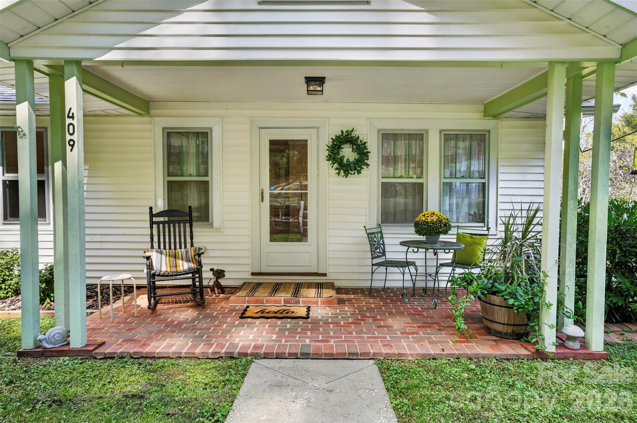 409 Lockhart Road Property Photo 7