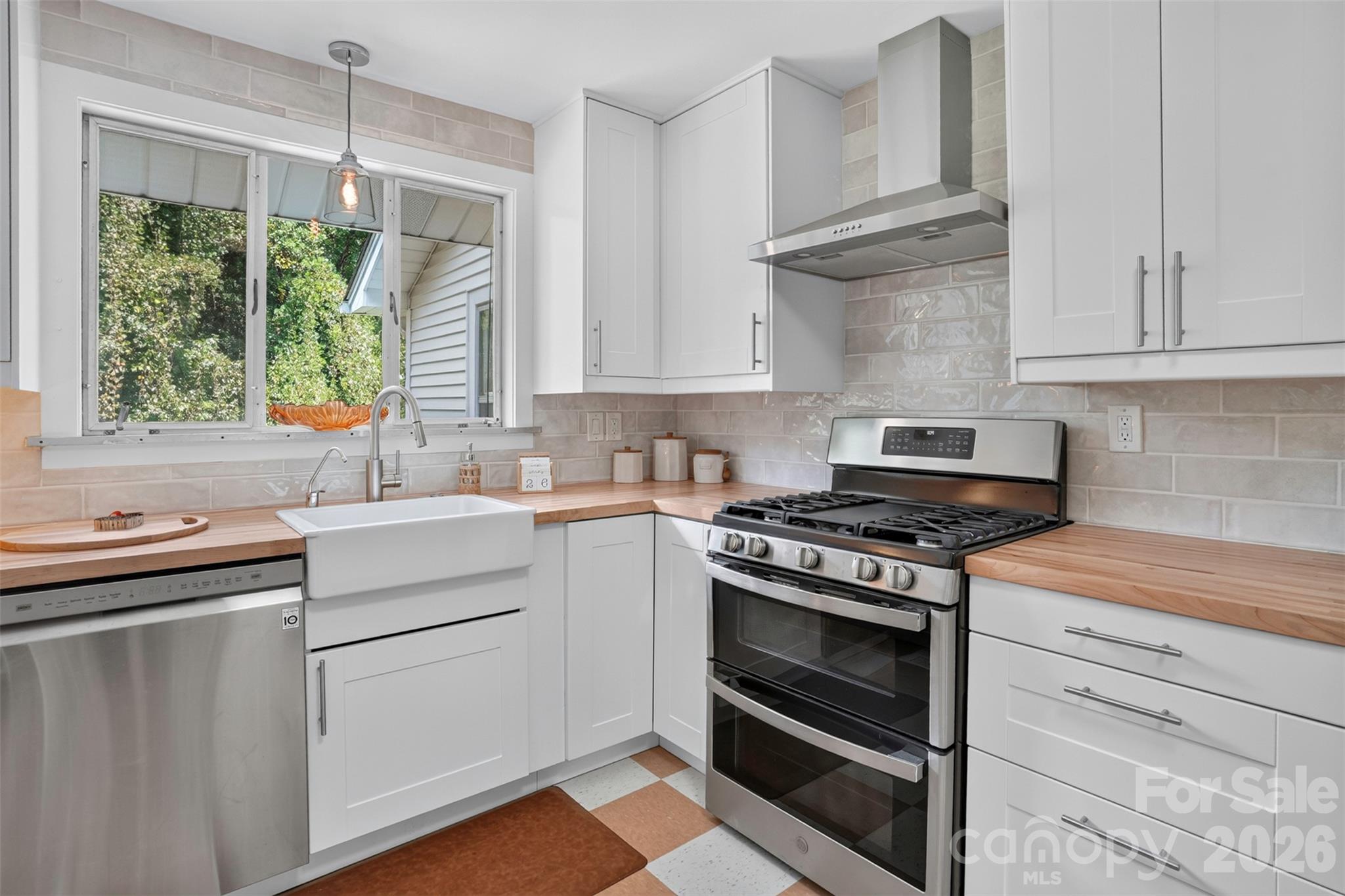 409 Lockhart Road Property Photo 21
