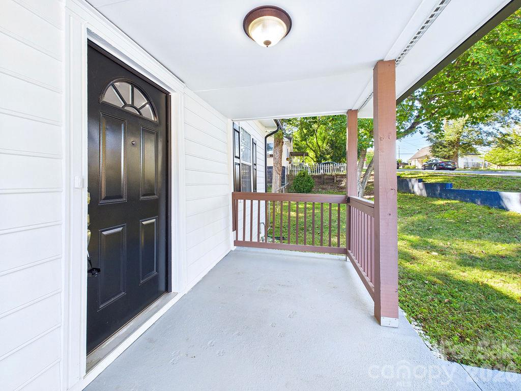 1015 4th Avenue Property Photo 5