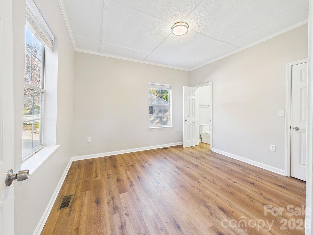 1015 4th Avenue Property Photo 6