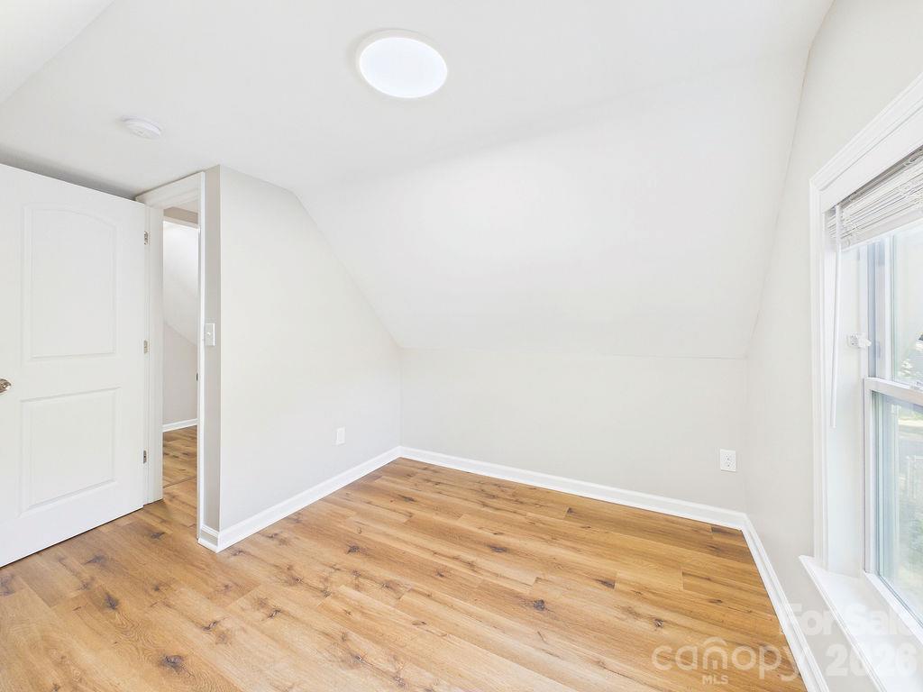 1015 4th Avenue Property Photo 14
