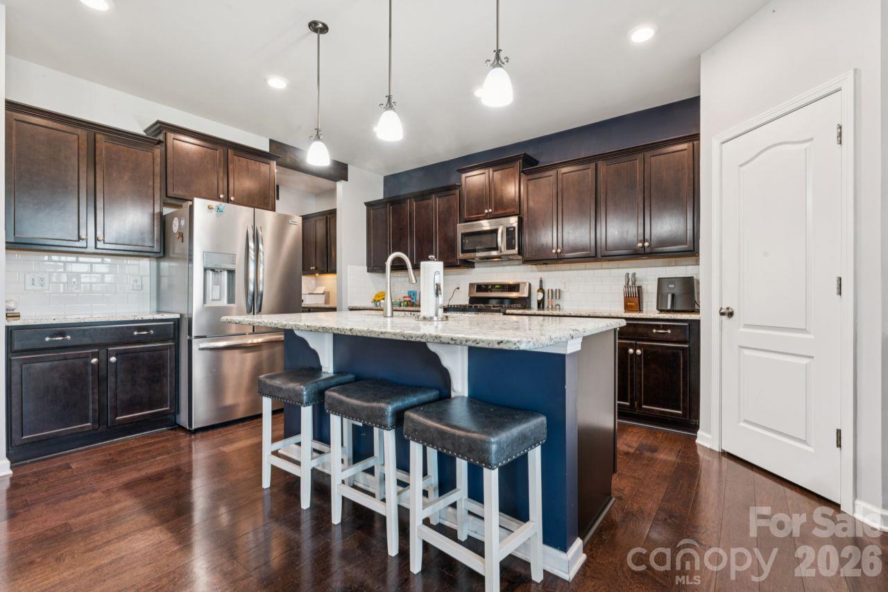 3018 Oakmere Road Property Photo 4