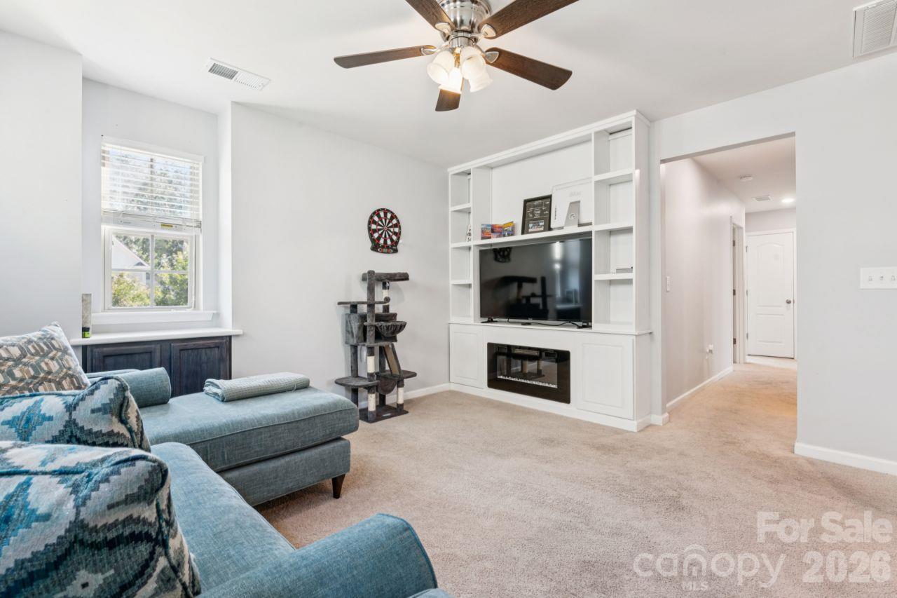 3018 Oakmere Road Property Photo 5