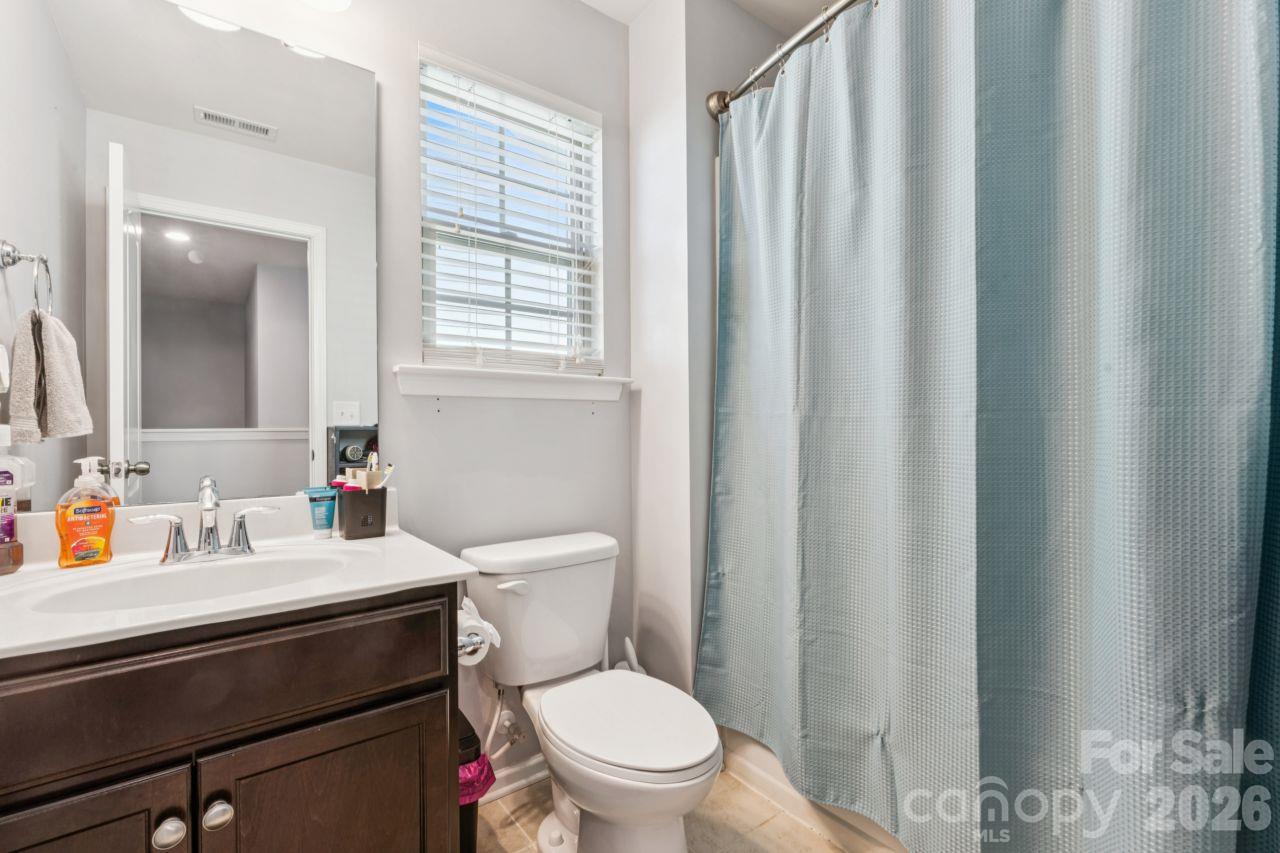 3018 Oakmere Road Property Photo 9