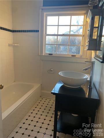 614 Woodruff Place Property Photo 17