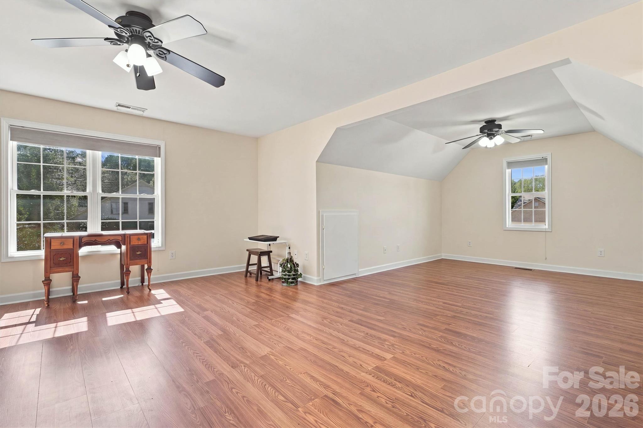 4858 Elmhurst Drive Property Photo 8