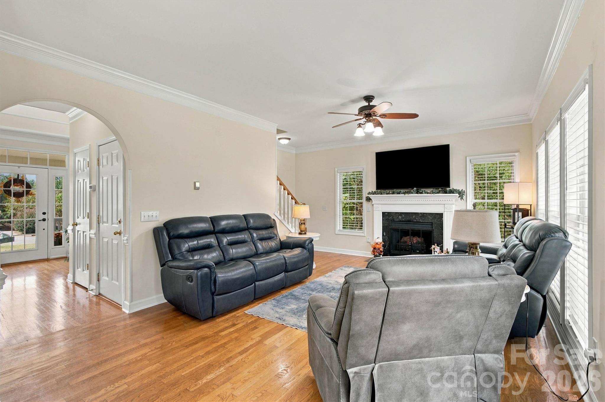 4858 Elmhurst Drive Property Photo 9