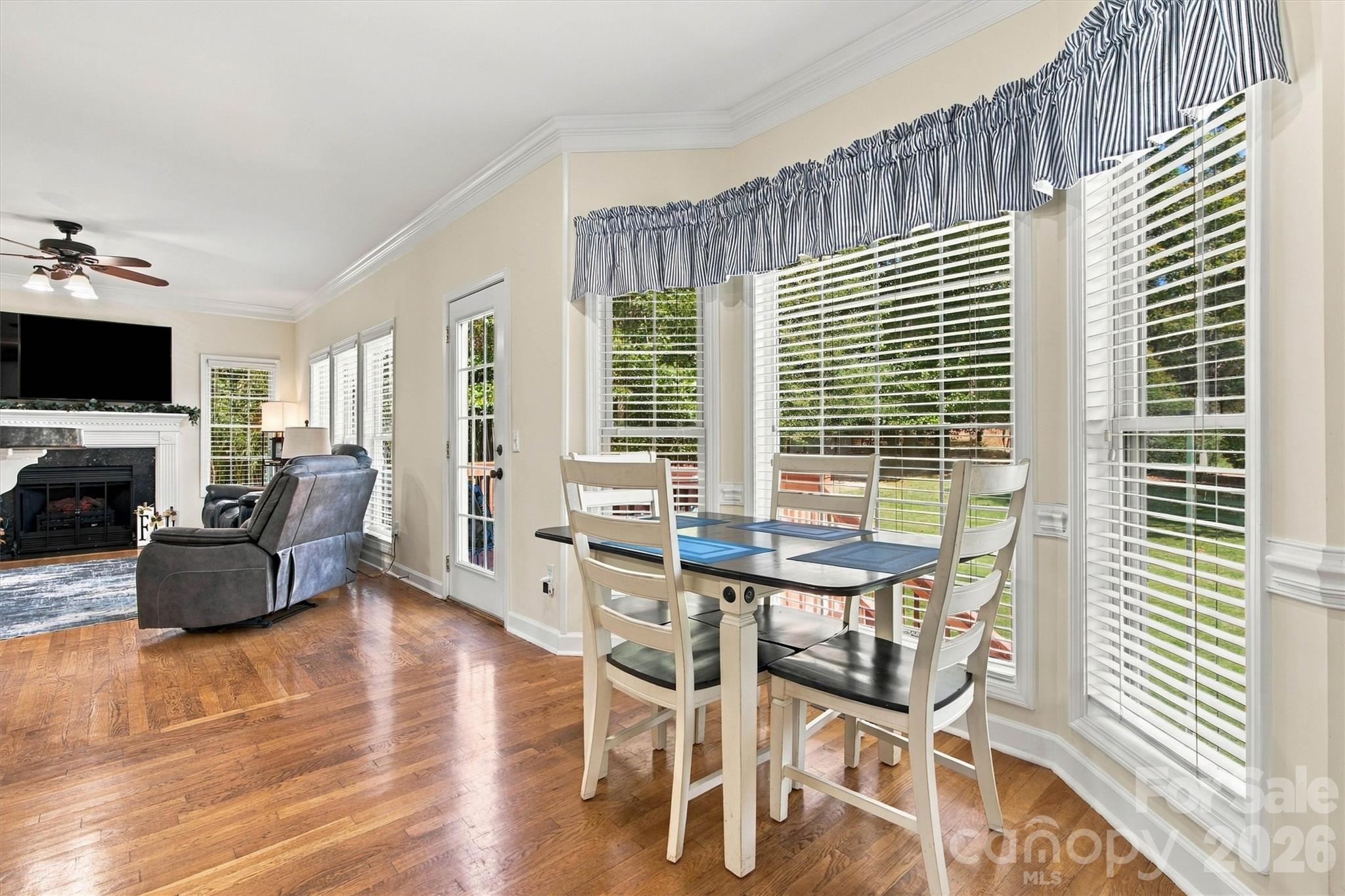 4858 Elmhurst Drive Property Photo 12