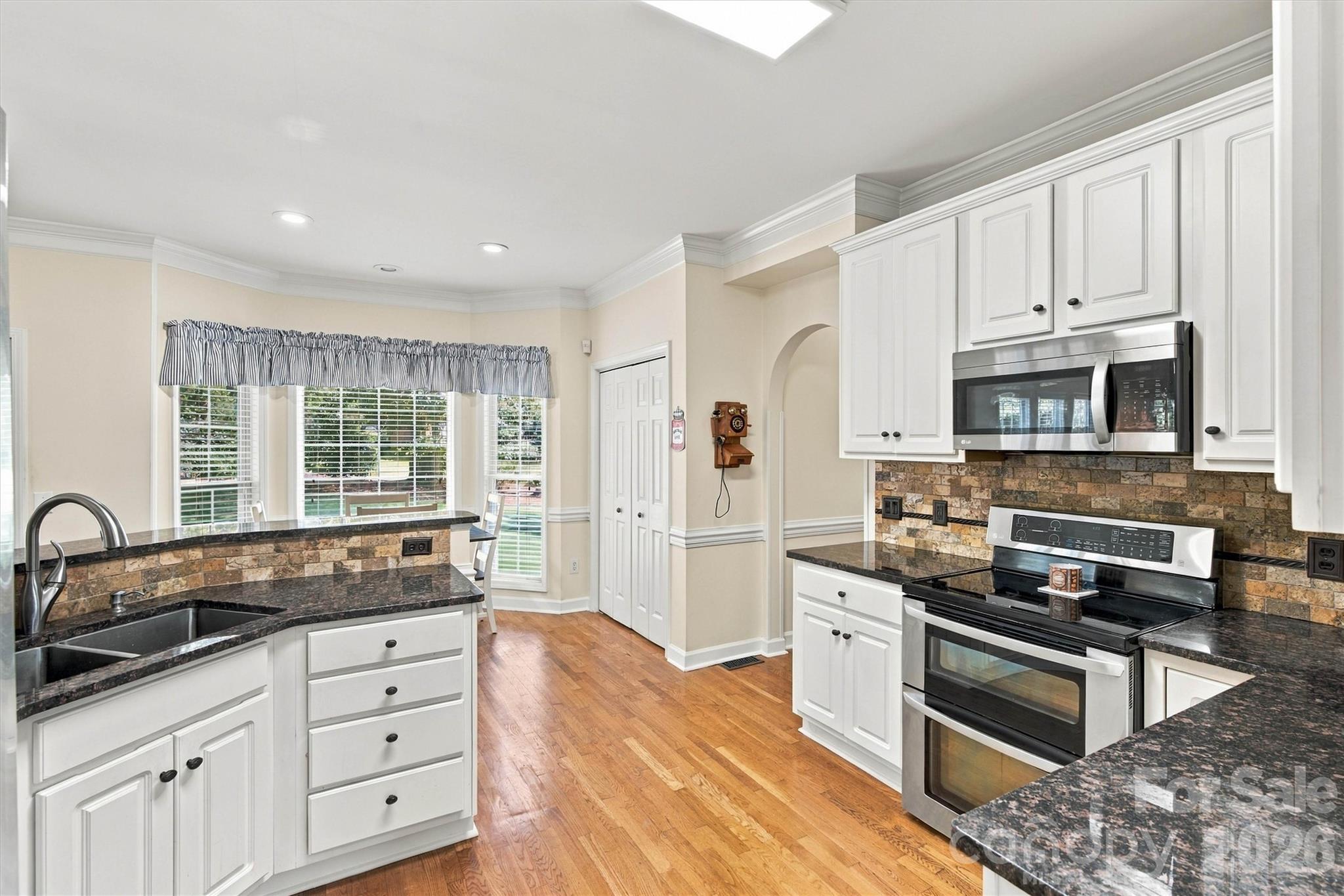 4858 Elmhurst Drive Property Photo 13