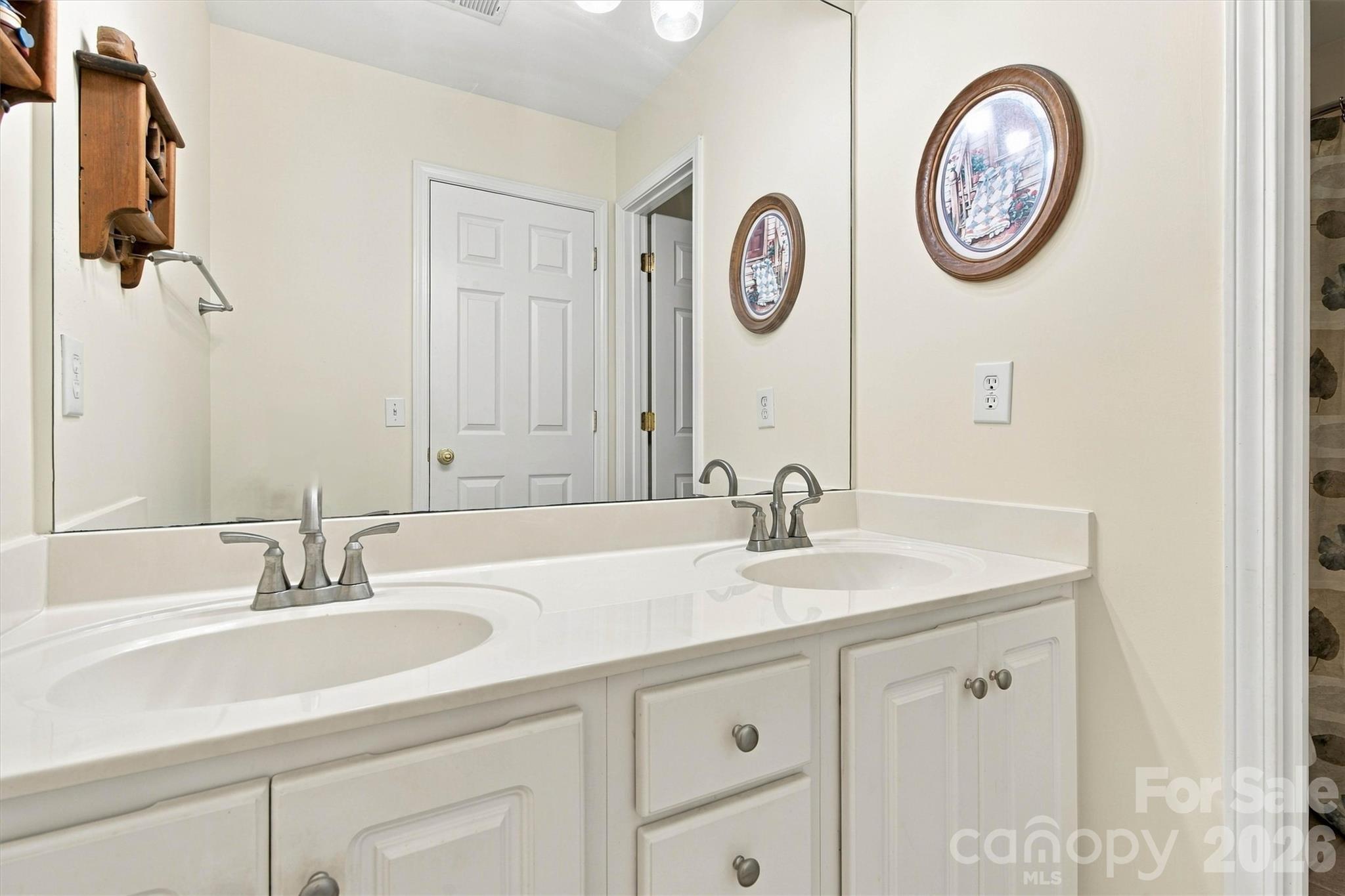 4858 Elmhurst Drive Property Photo 28