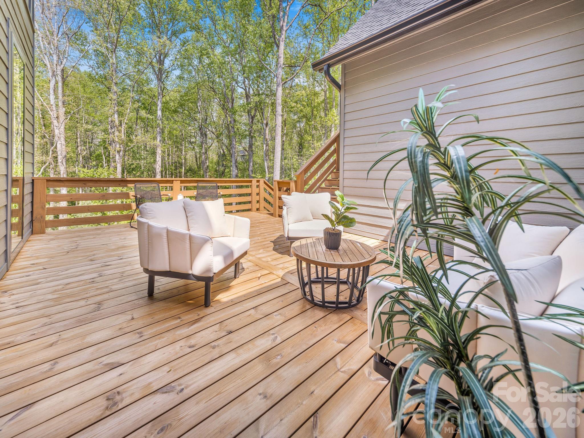 25 Ted Linn Drive Property Photo 14