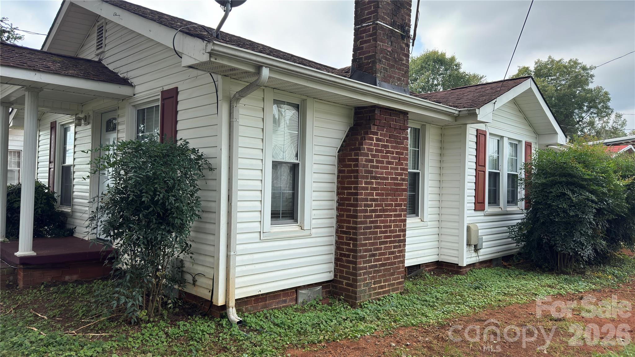 477 Turnersburg Highway Property Photo 2