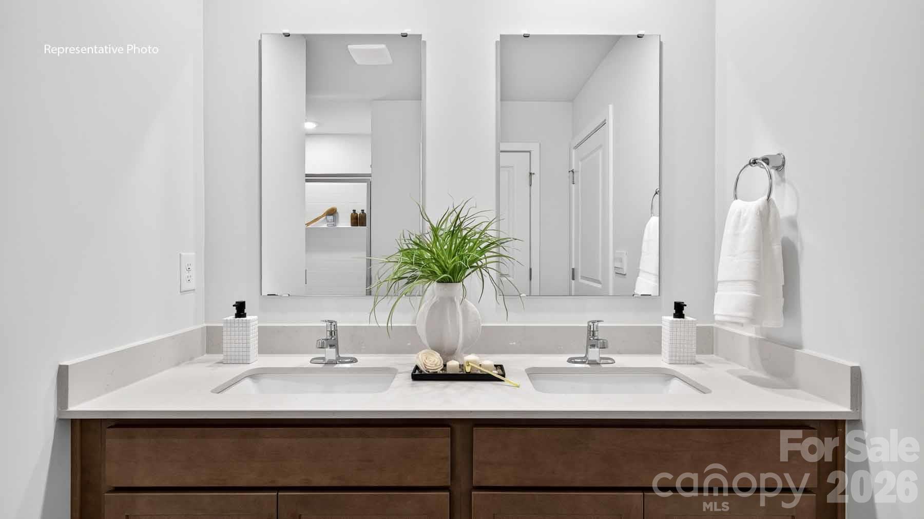 1028 Streamwood Avenue Property Photo 28