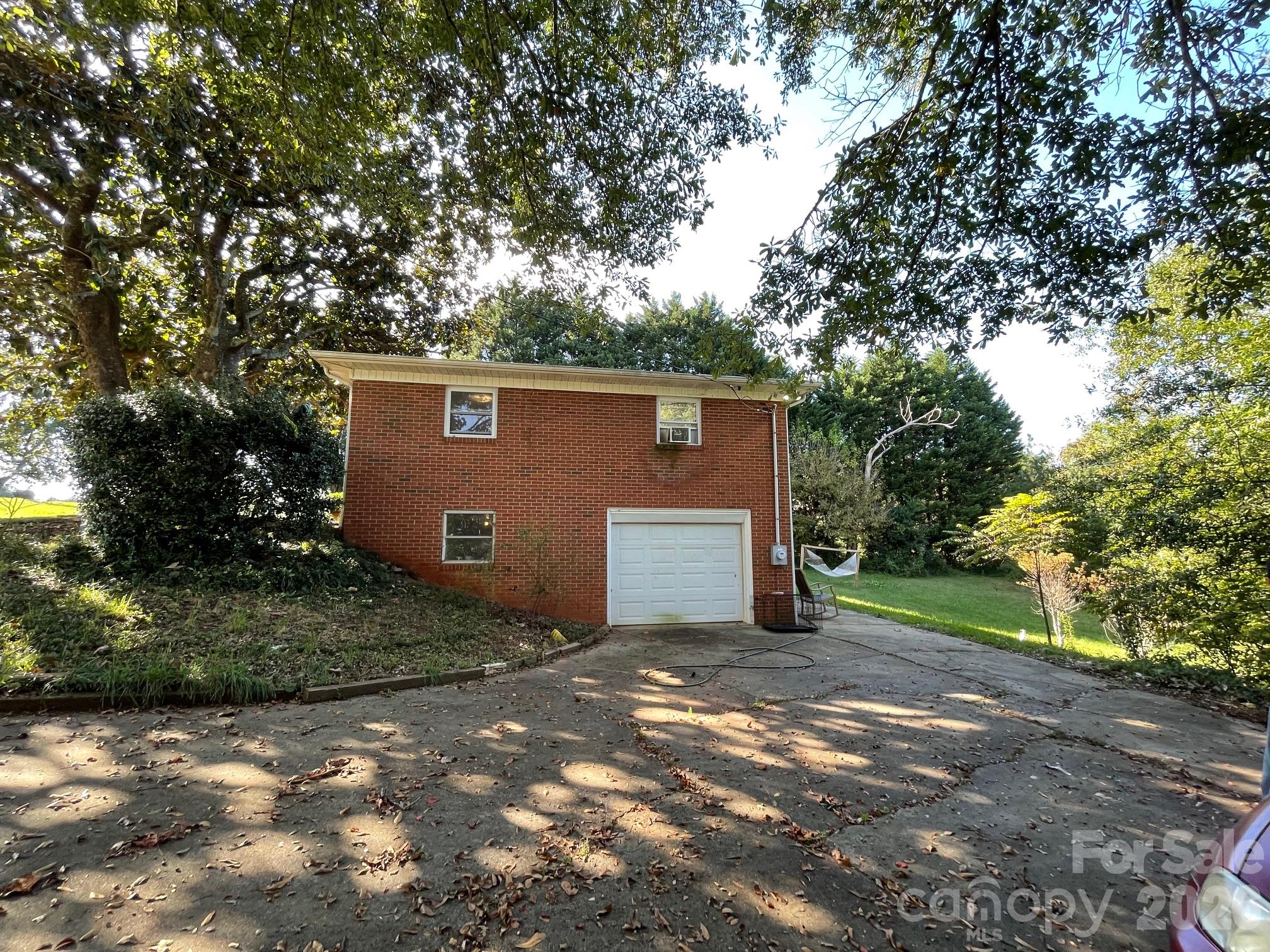 110 Poteat Drive Property Photo 3