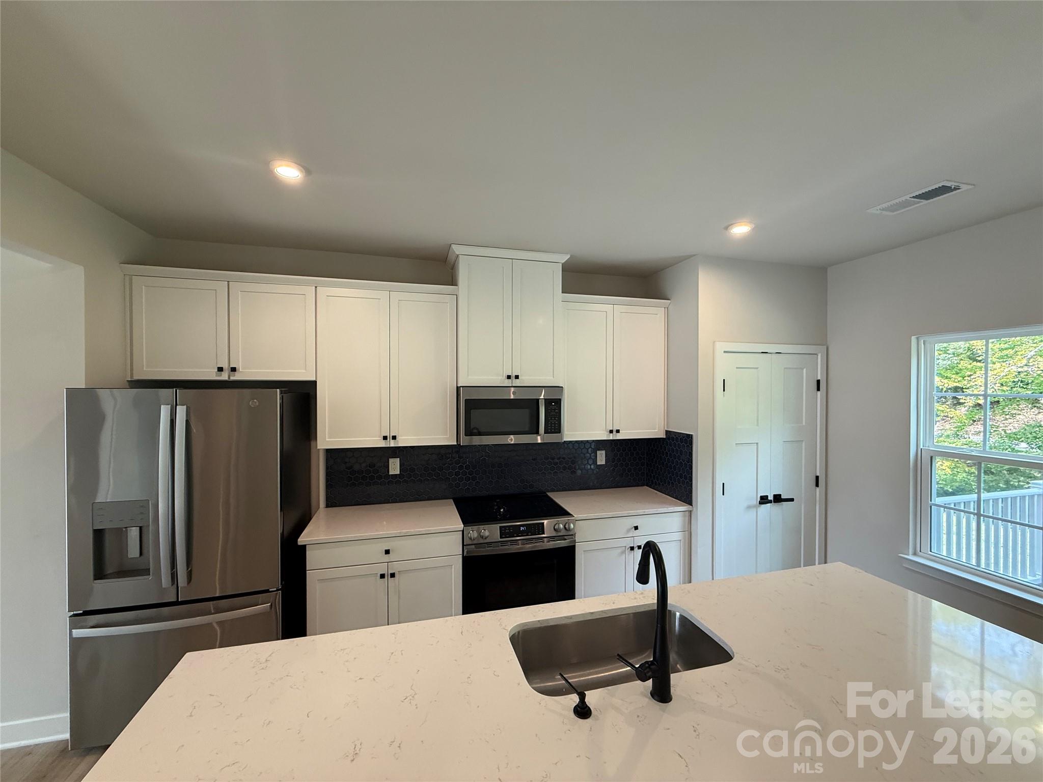 406 Serenity Circle Property Photo 3