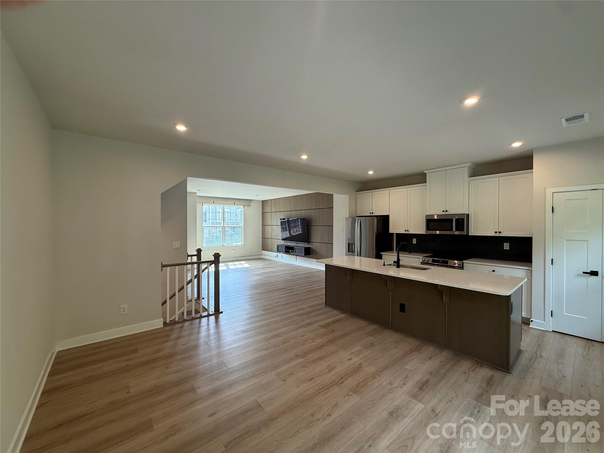 406 Serenity Circle Property Photo 4