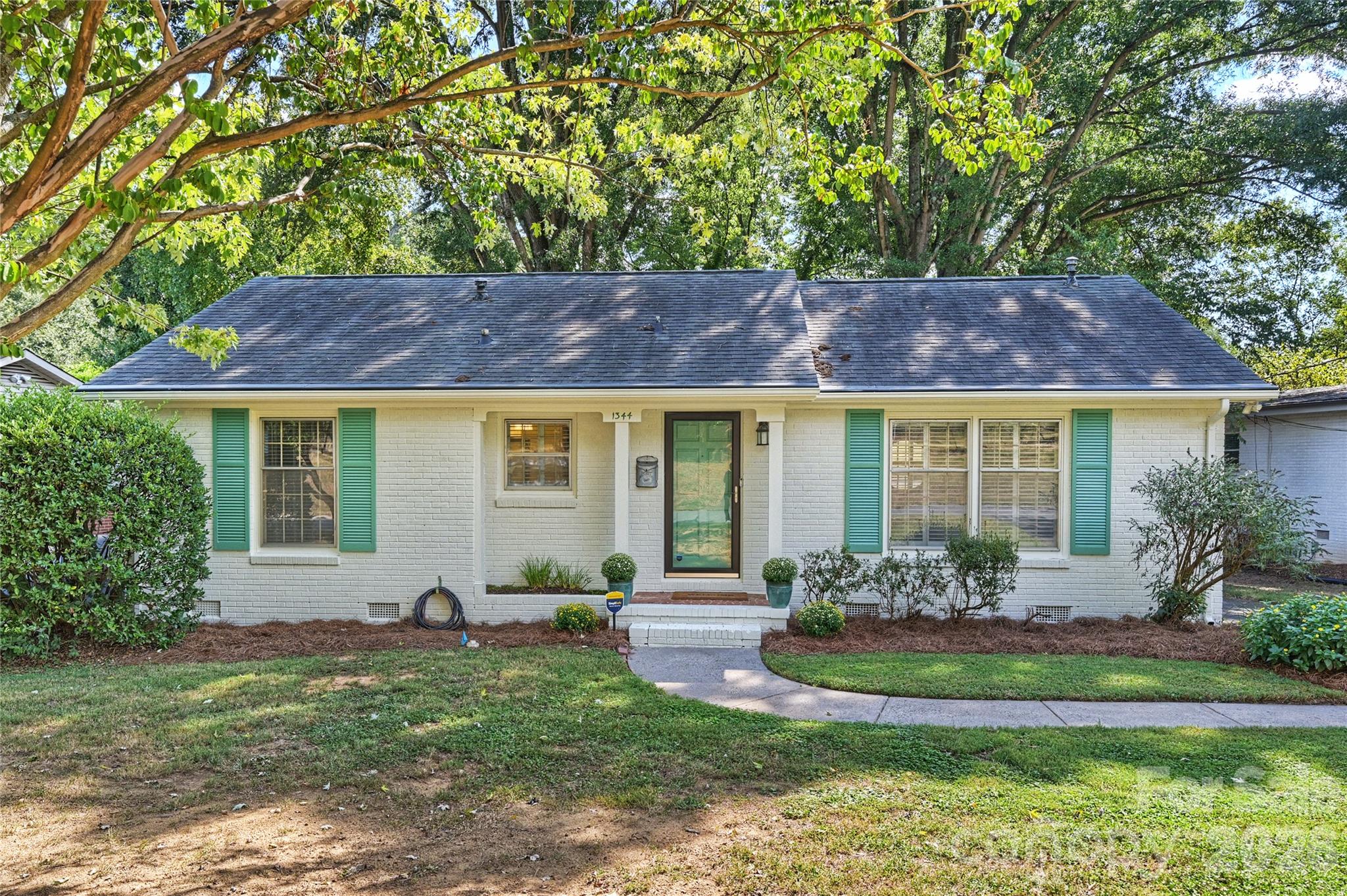 1344 Edgewater Drive Property Photo 1